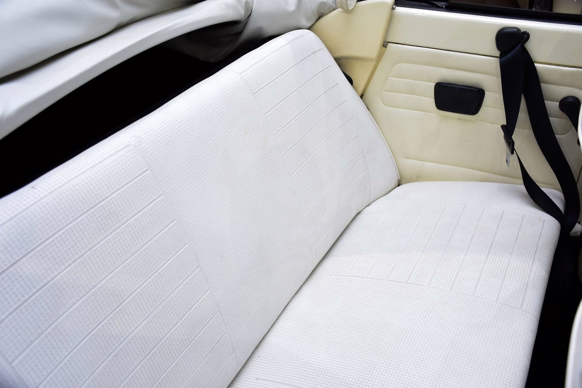 1976 Light Ivory Volkswagen Super Beetle