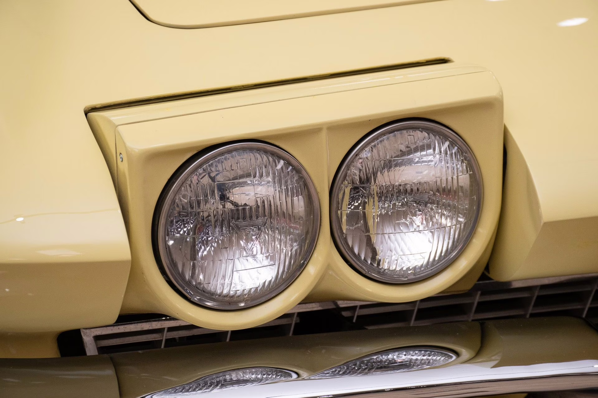 1967 Sunfire Yellow Chevrolet Corvette