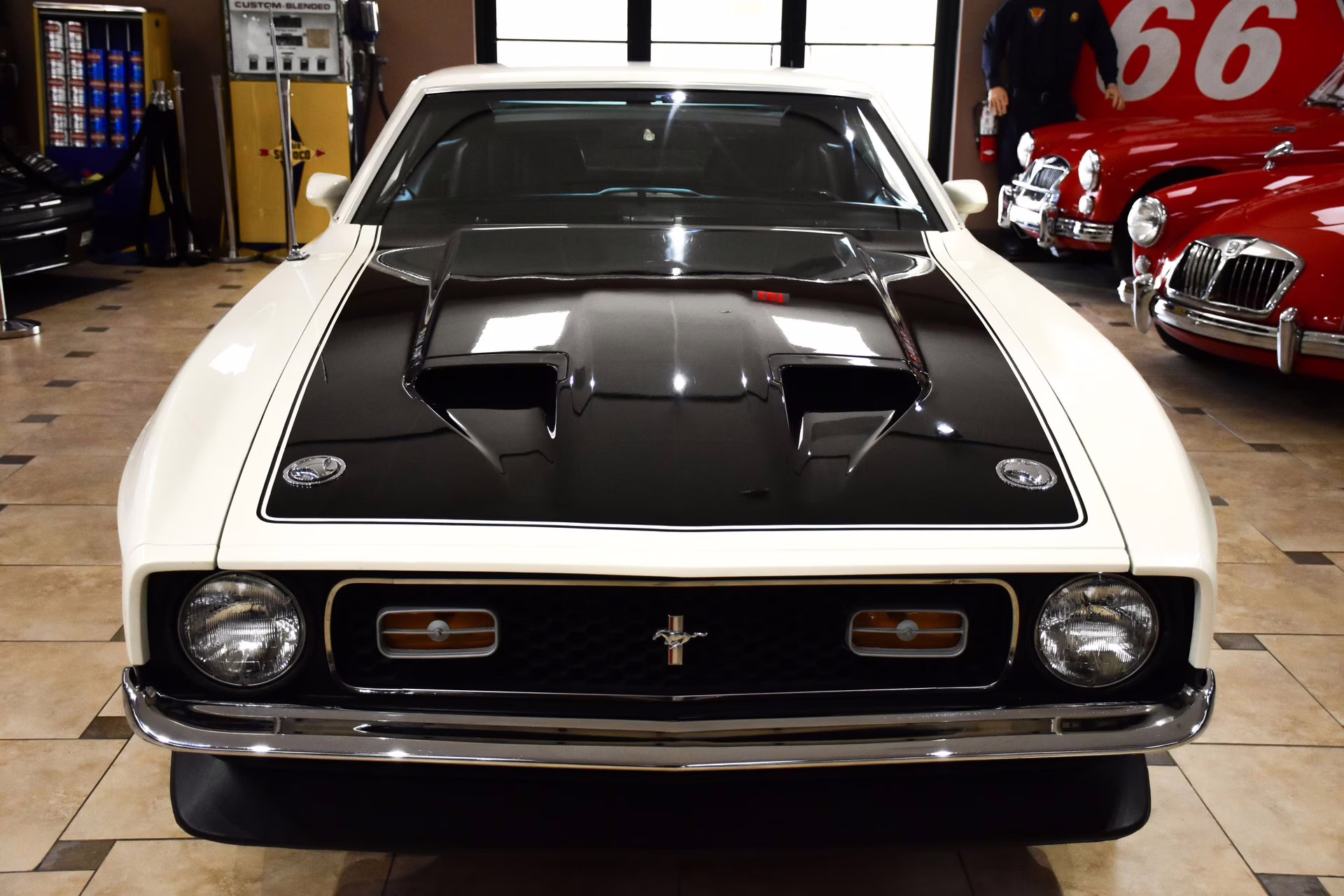 1971 White Ford Mustang