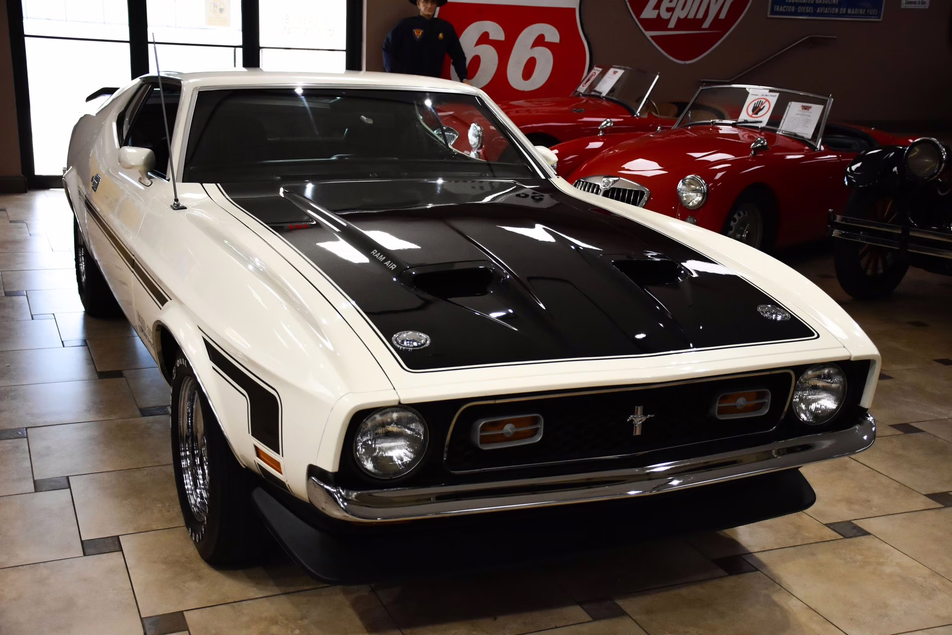 1971 White Ford Mustang