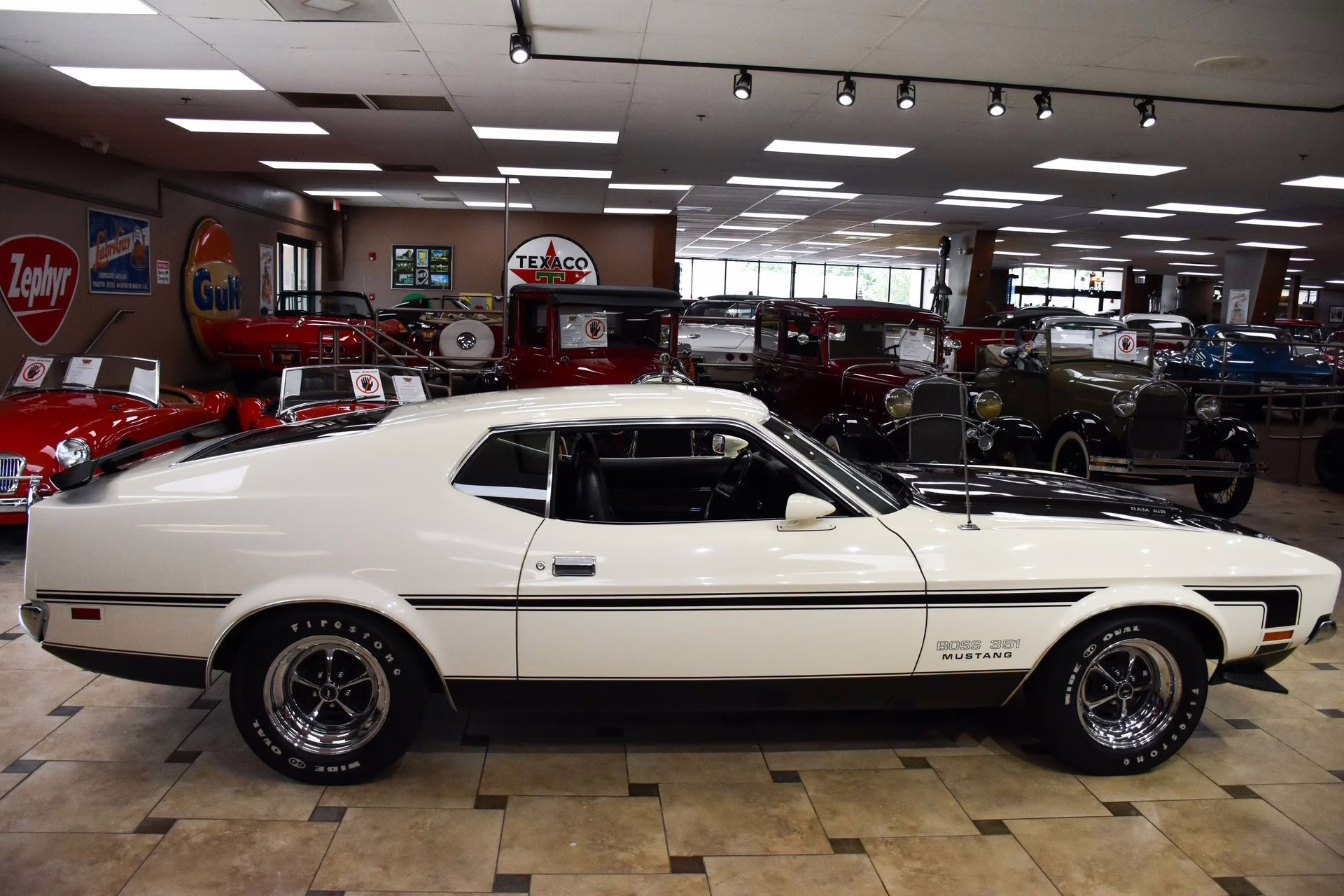 1971 White Ford Mustang
