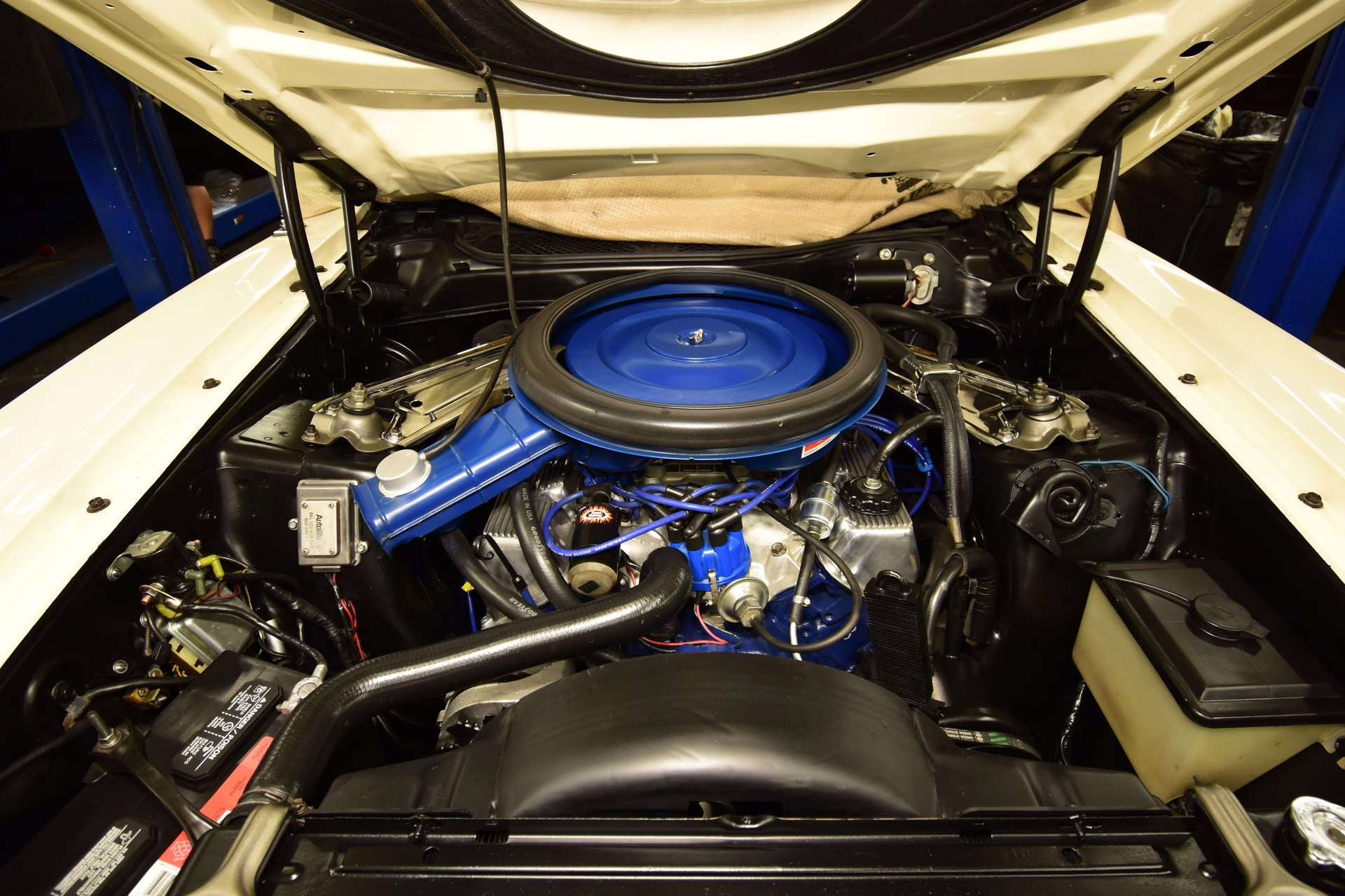 1971 White Ford Mustang