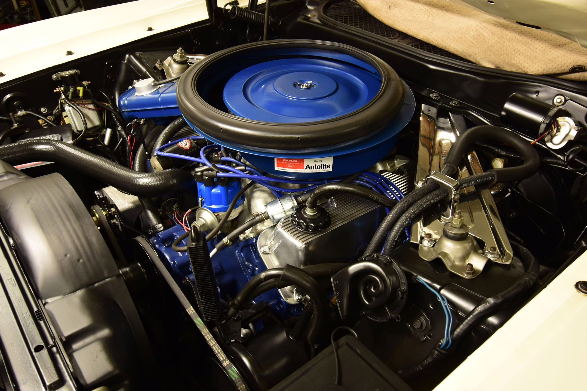 1971 White Ford Mustang