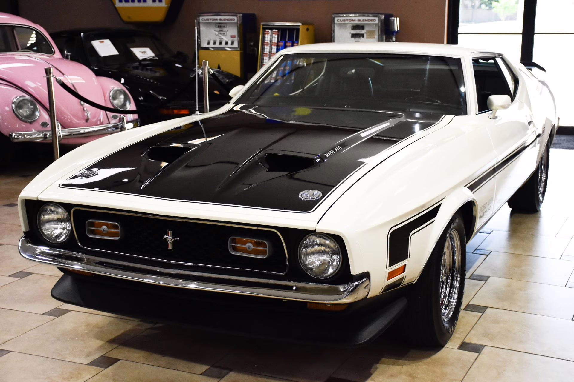 1971 White Ford Mustang