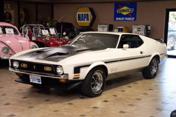1971 White Ford Mustang