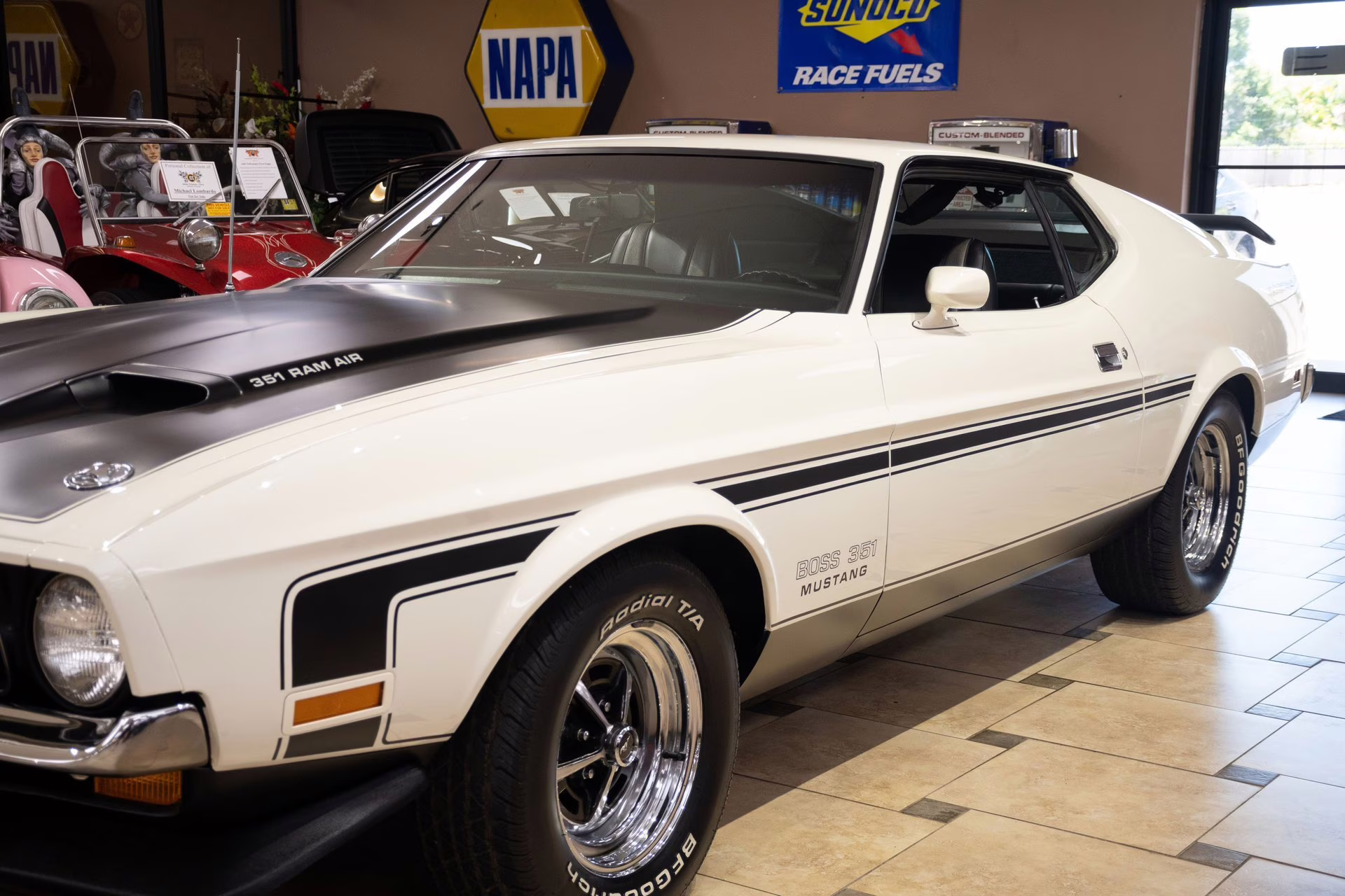 1971 White Ford Mustang