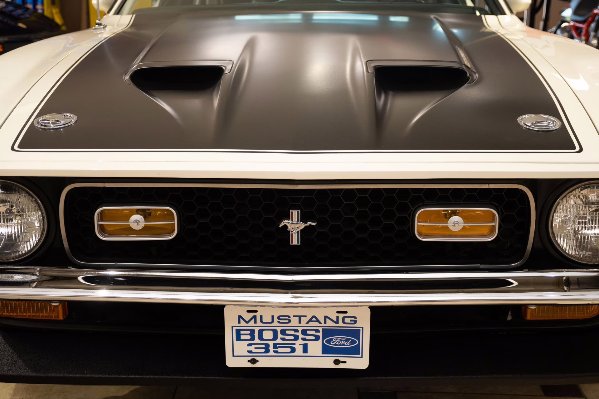 1971 White Ford Mustang