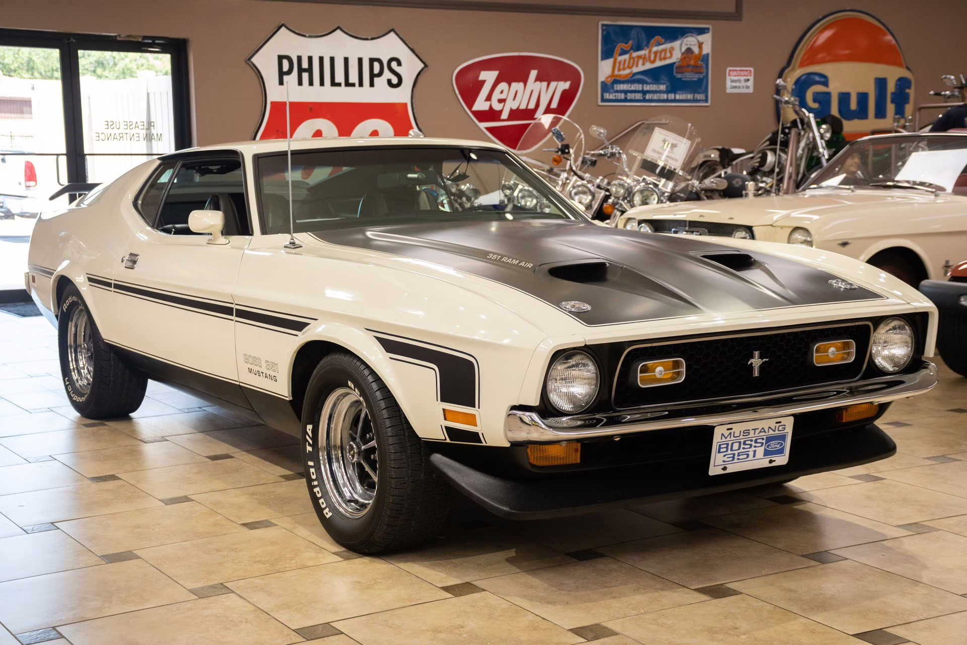 1971 White Ford Mustang