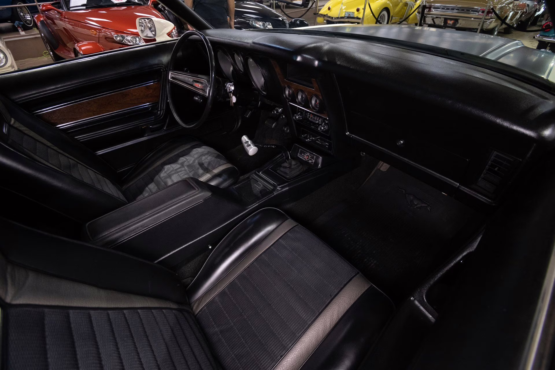 1971 White Ford Mustang