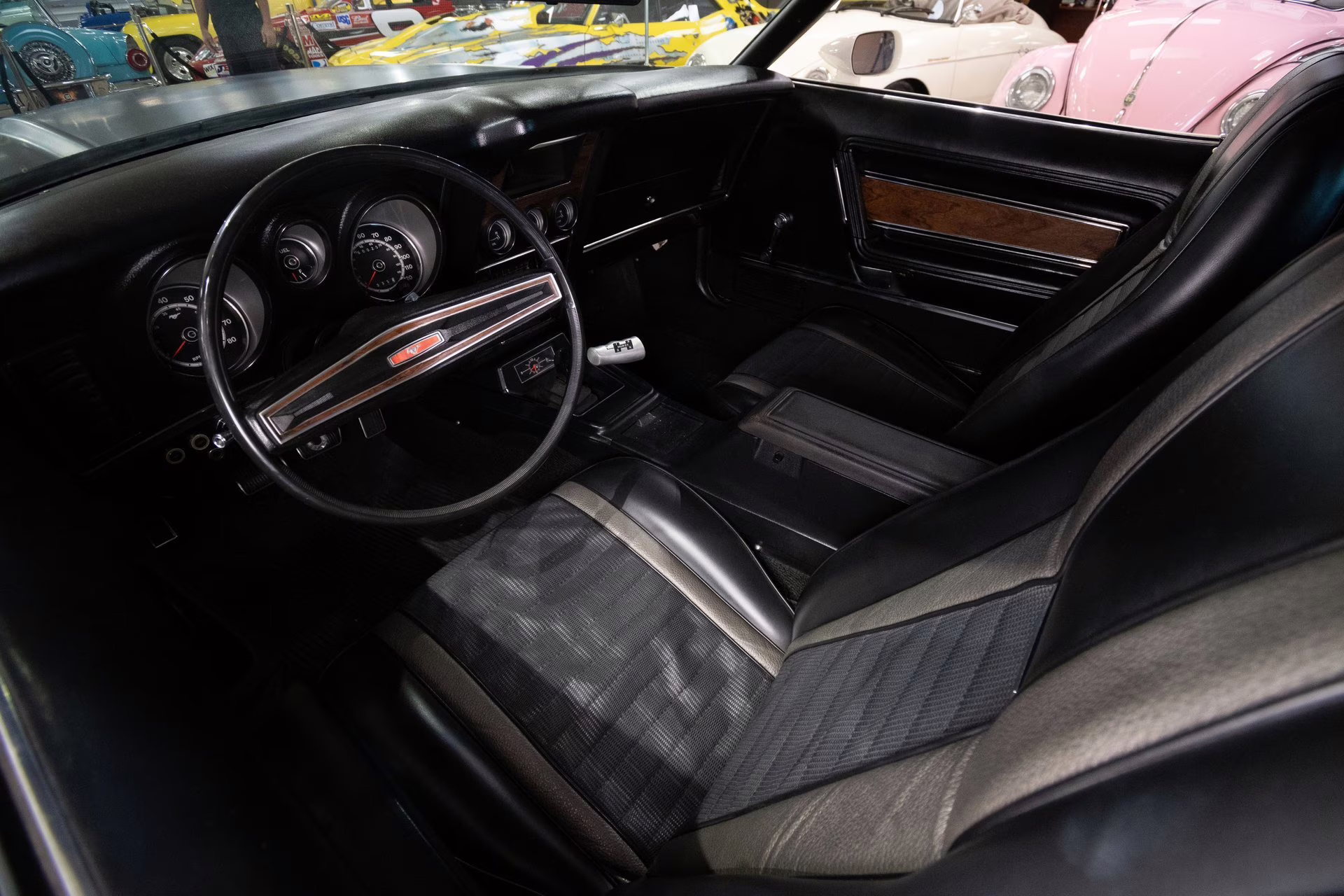 1971 White Ford Mustang