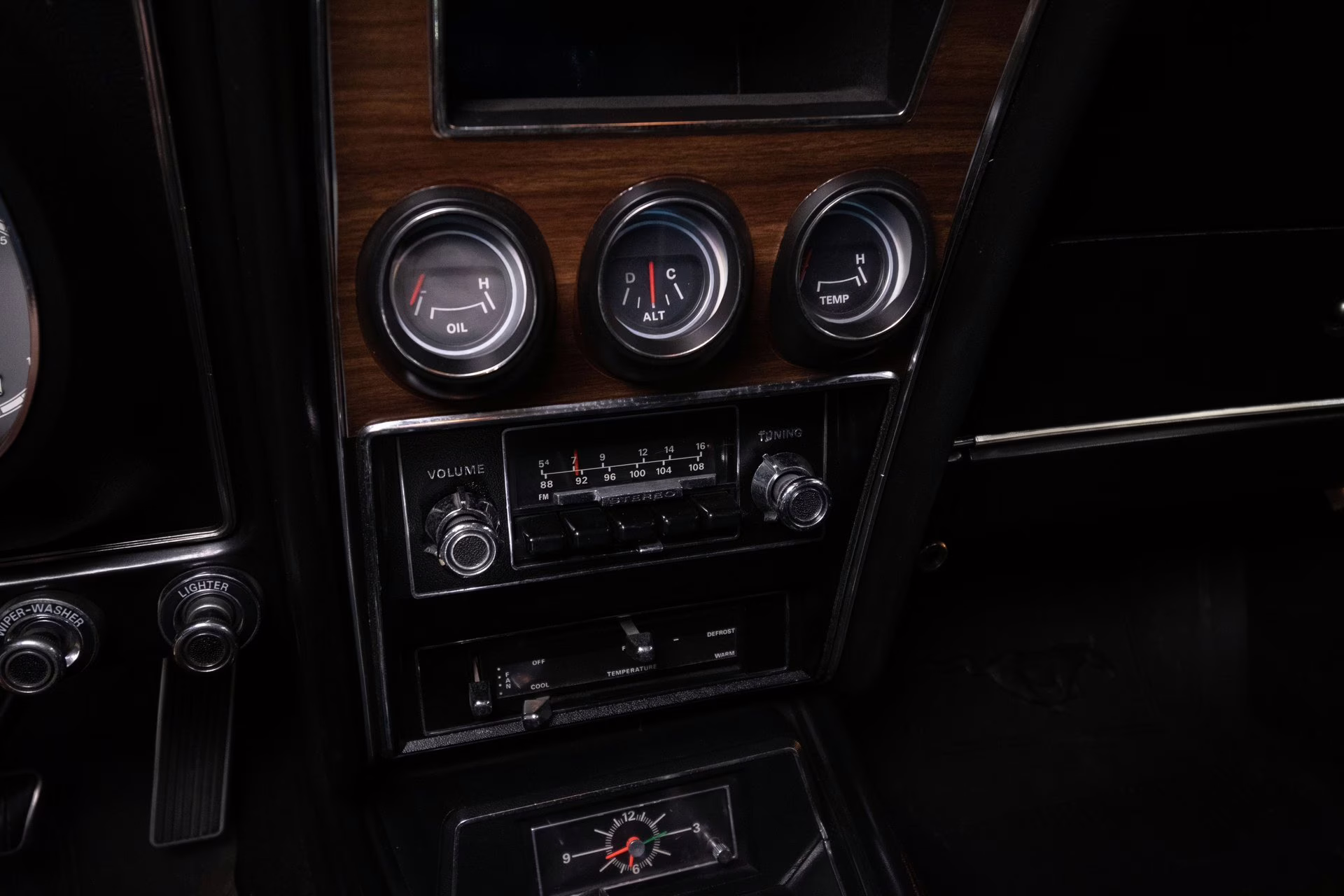 1971 White Ford Mustang