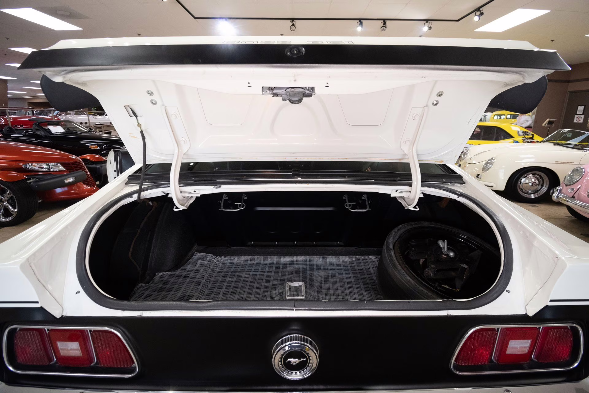 1971 White Ford Mustang