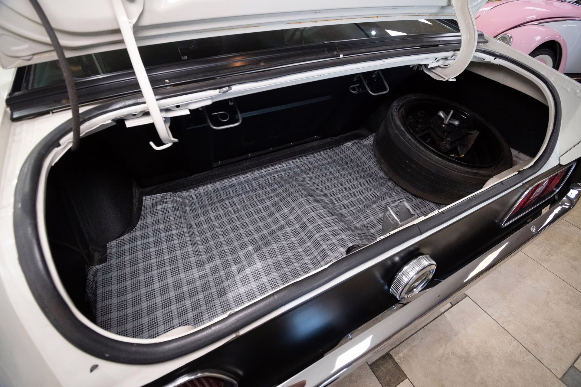 1971 White Ford Mustang