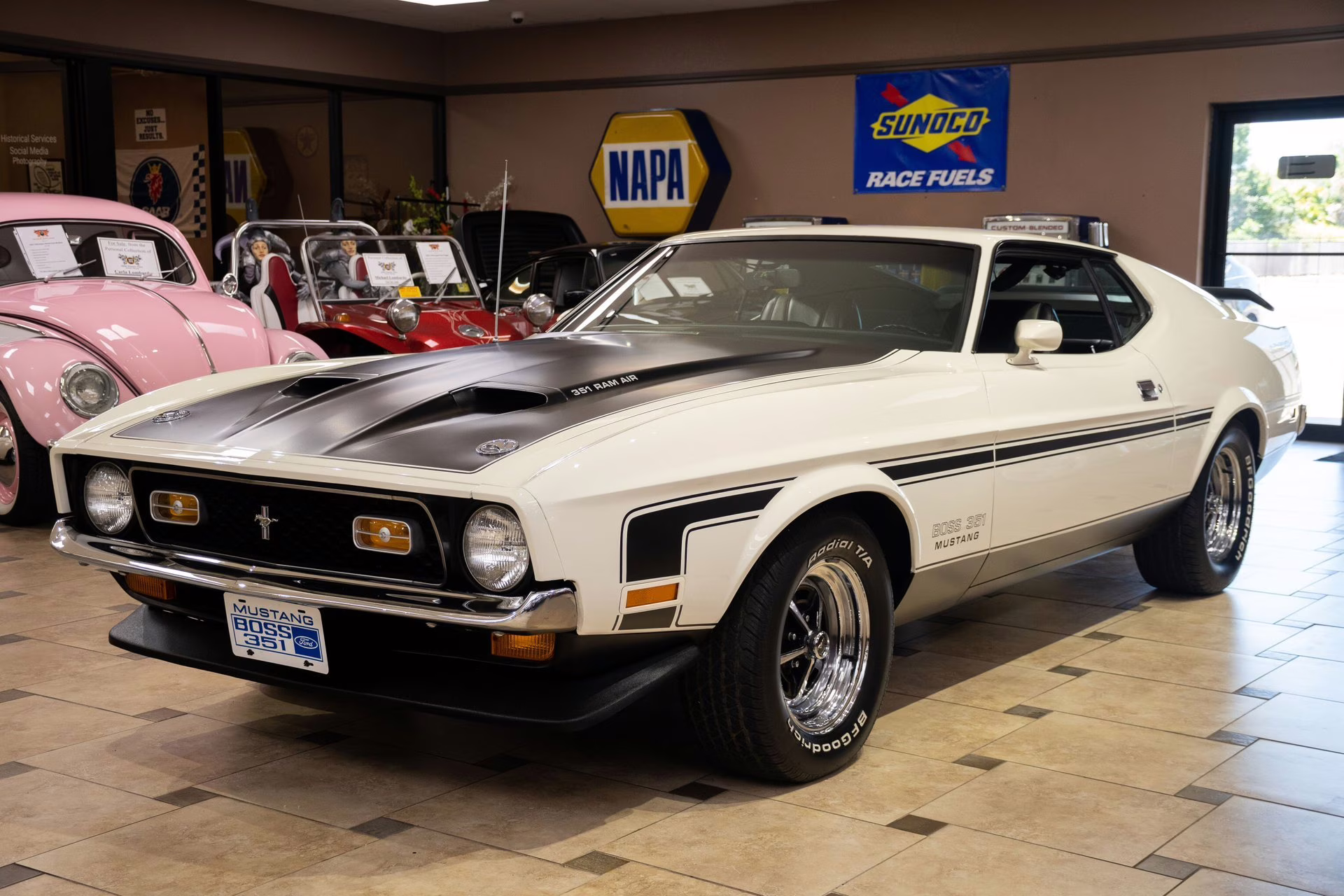 1971 White Ford Mustang