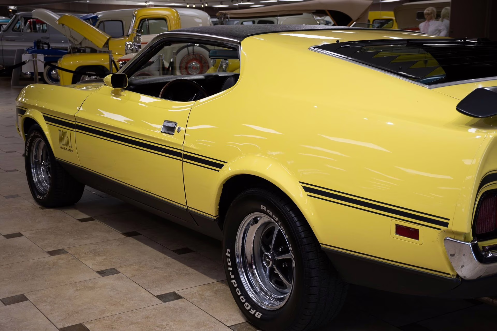 1971 Grabber Yellow Ford Mustang