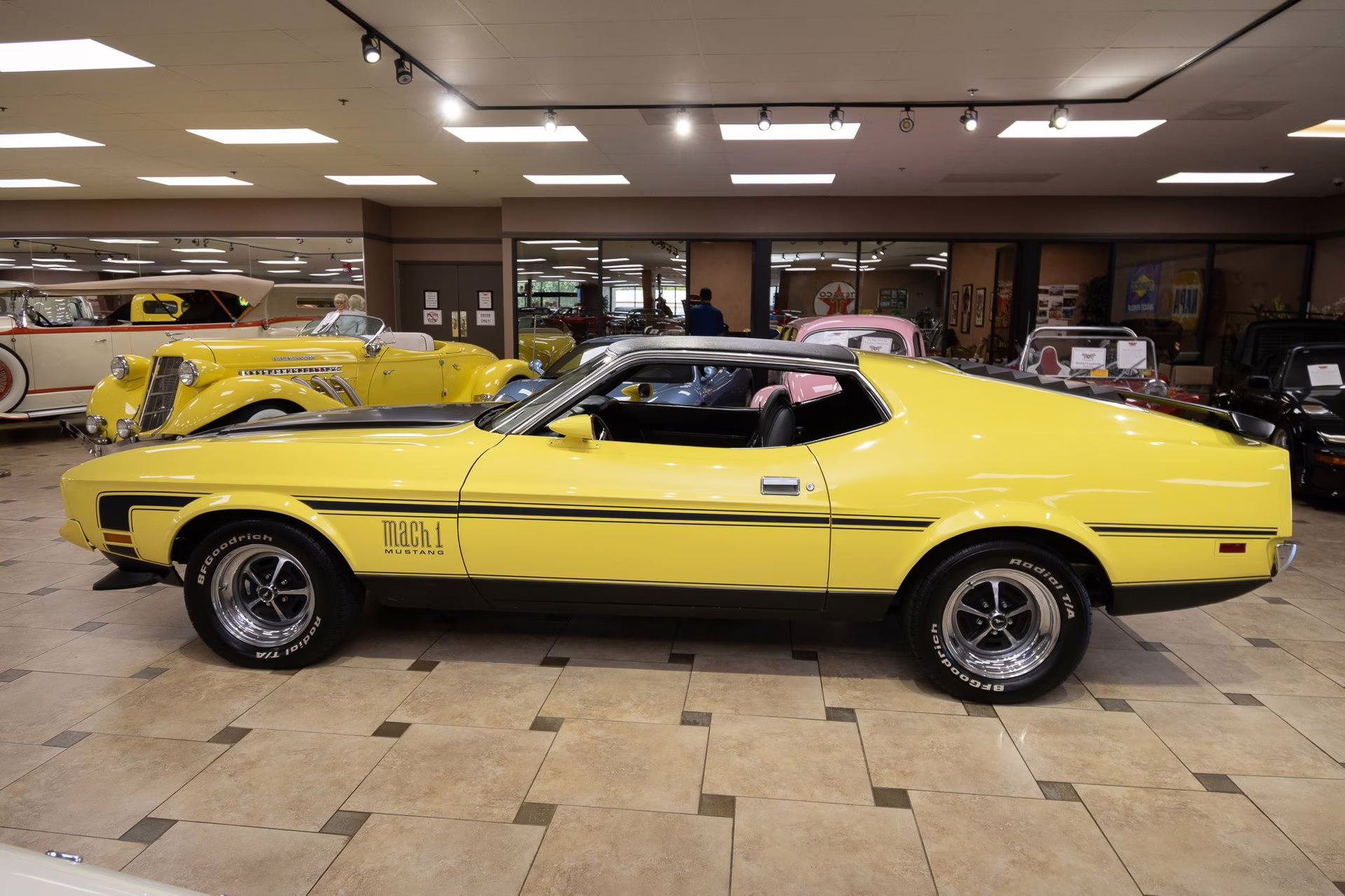 1971 Grabber Yellow Ford Mustang