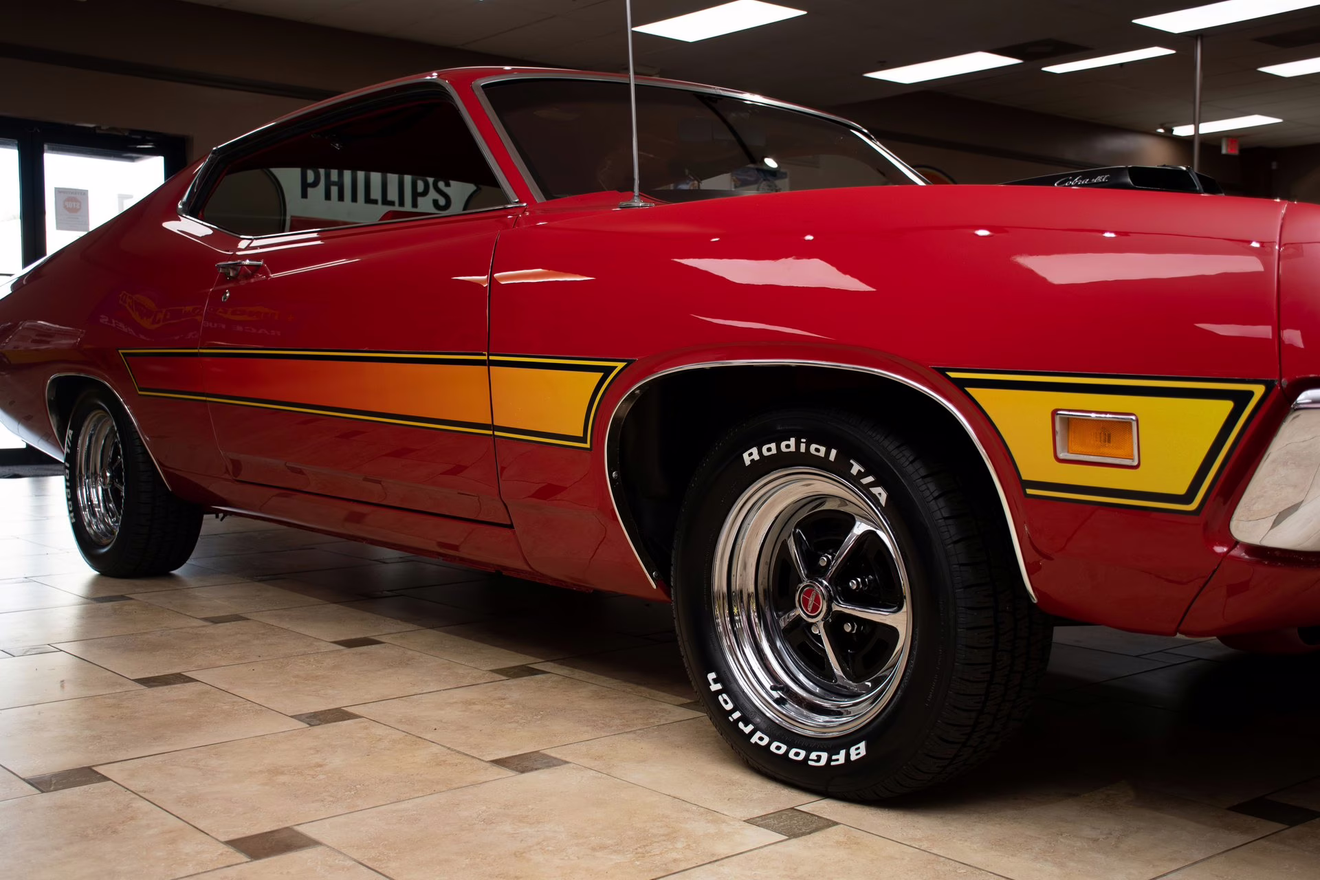 1971 Candyapple Red Ford Torino