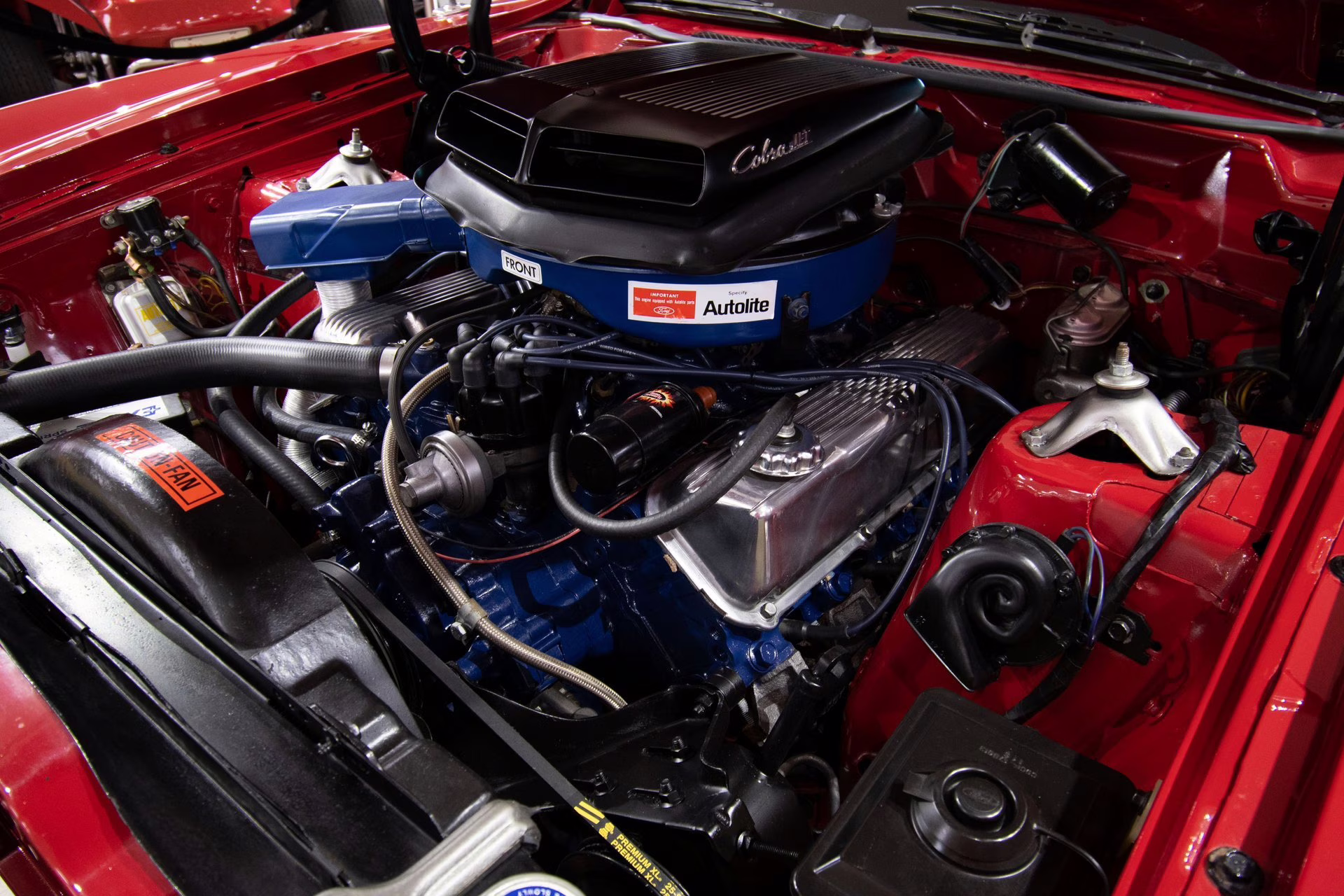 1971 Candyapple Red Ford Torino