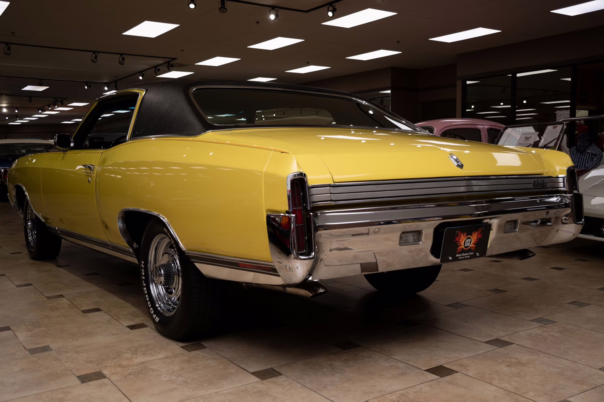 1972 Cream Yellow Chevrolet Monte Carlo