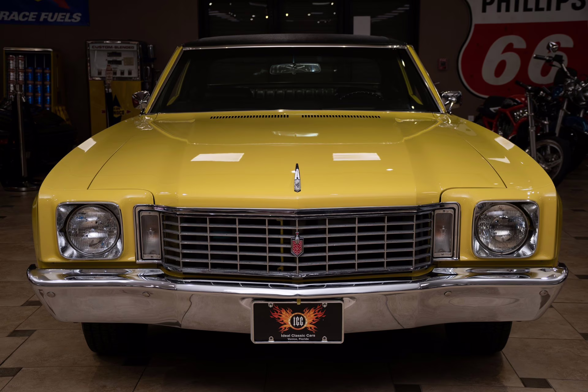 1972 Cream Yellow Chevrolet Monte Carlo