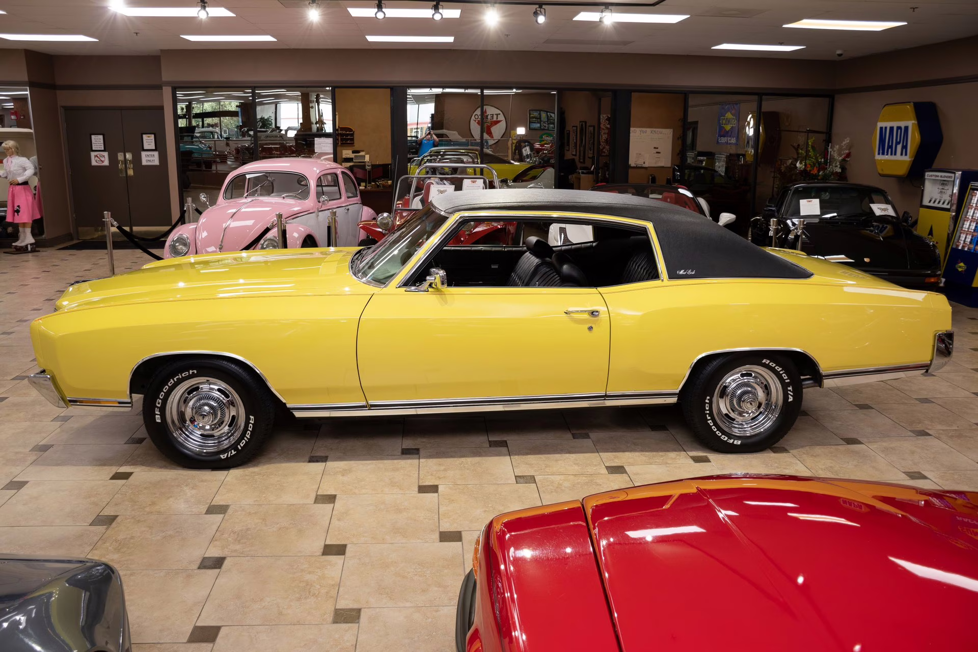 1972 Cream Yellow Chevrolet Monte Carlo