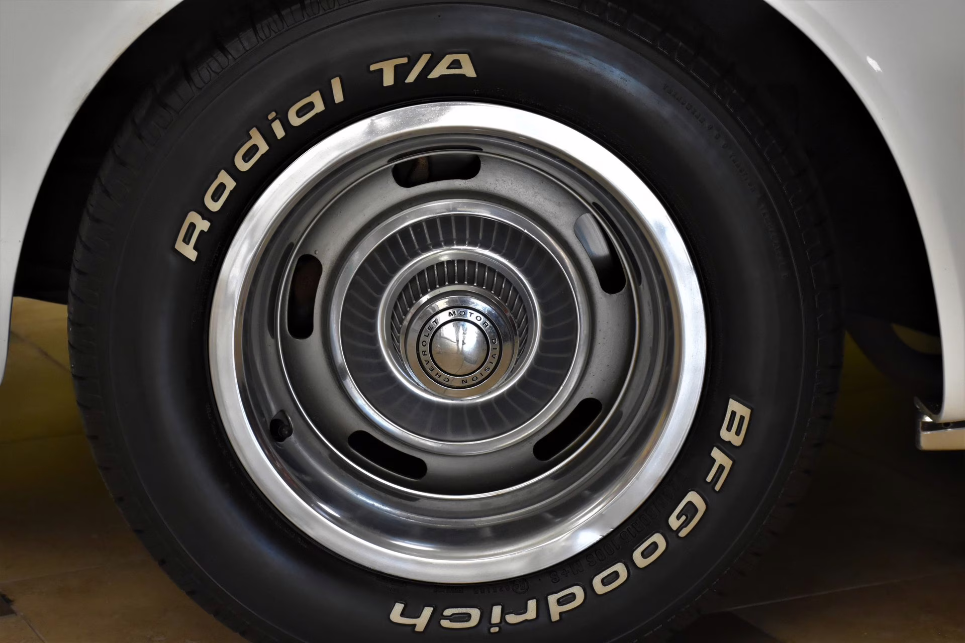 1973 Classic White Chevrolet Corvette