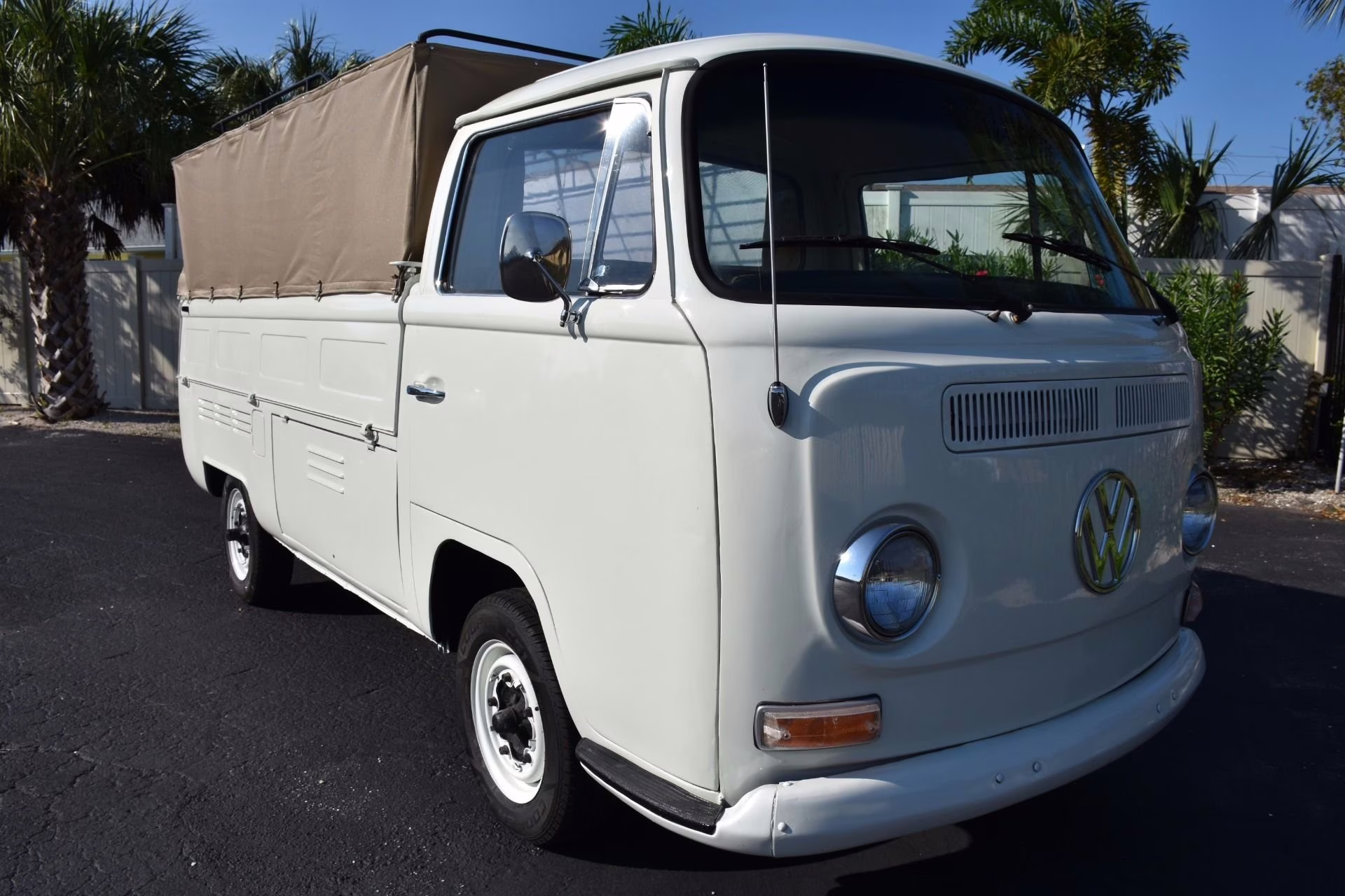 1968 Beige Volkswagen Transporter