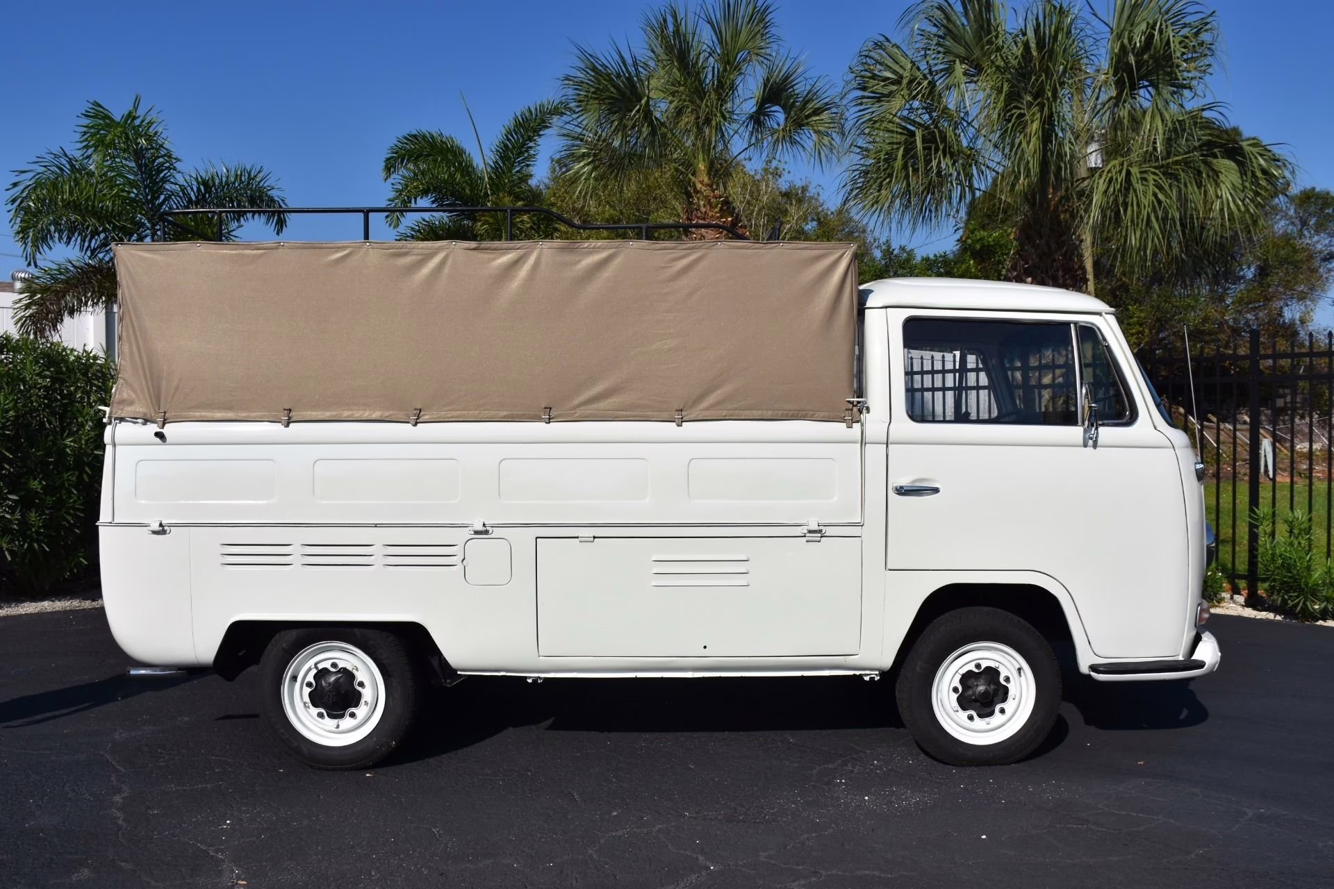 1968 Beige Volkswagen Transporter
