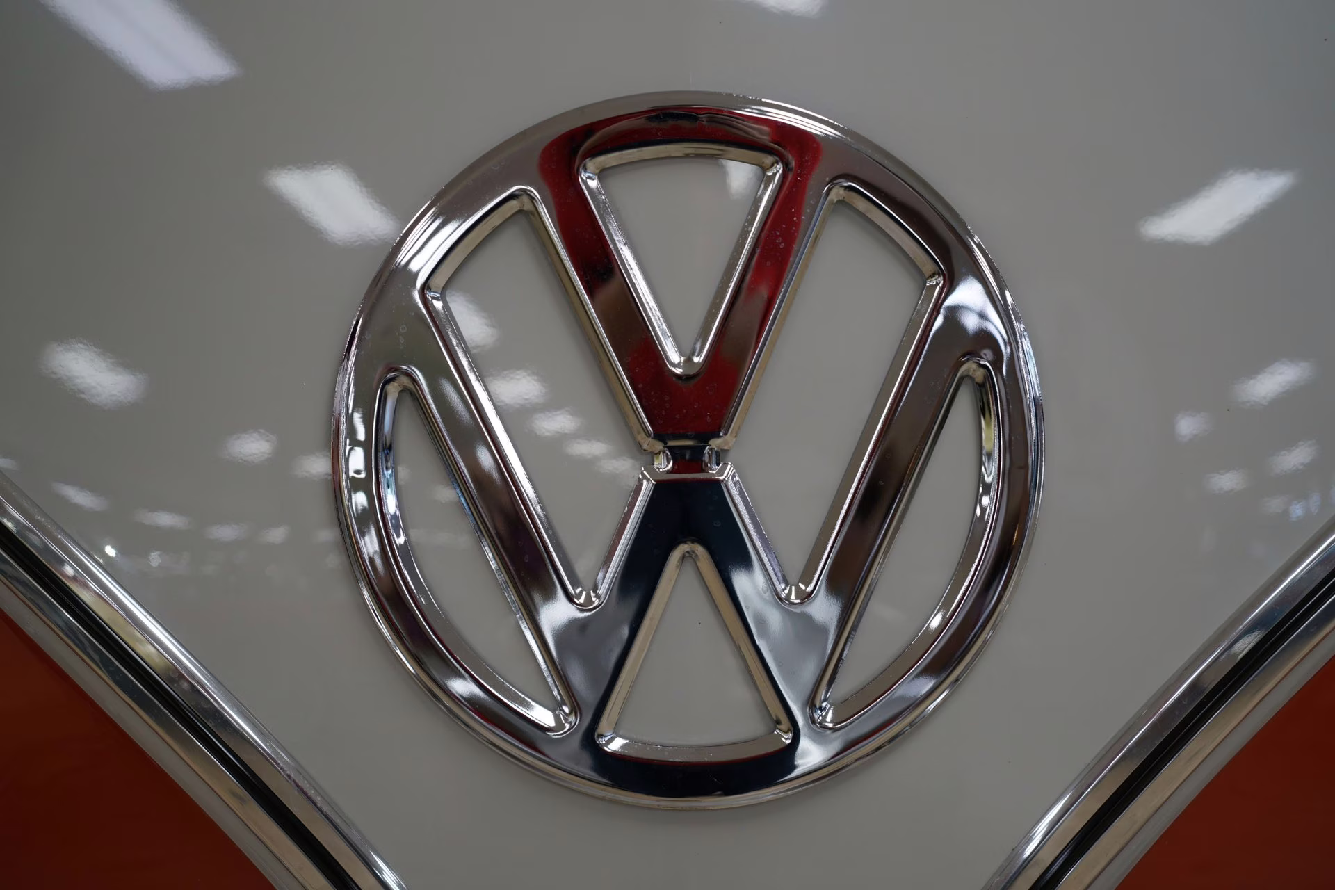 1964 Sealing Wax Red/Pearl White Volkswagen Type 2