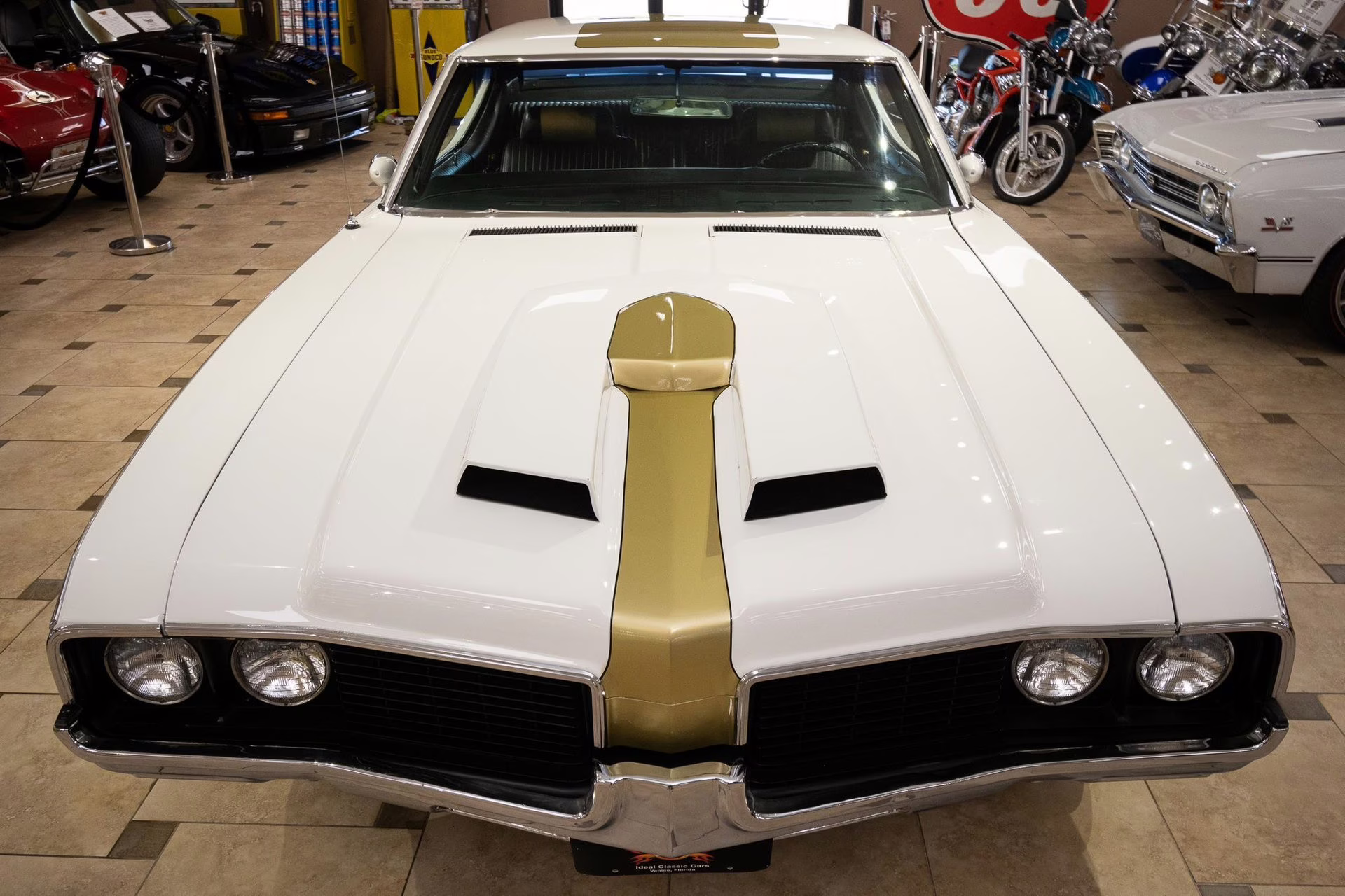 1969 Cameo White/Firefrost Gold Oldsmobile 442
