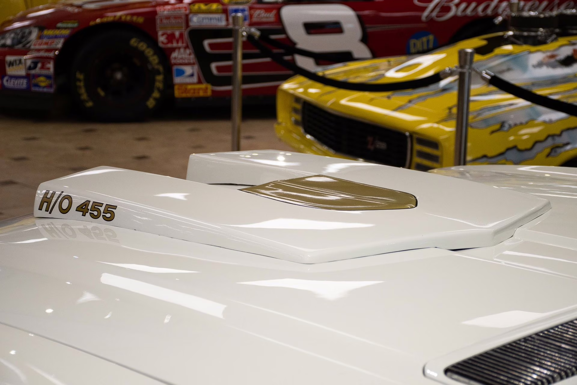 1969 Cameo White/Firefrost Gold Oldsmobile 442