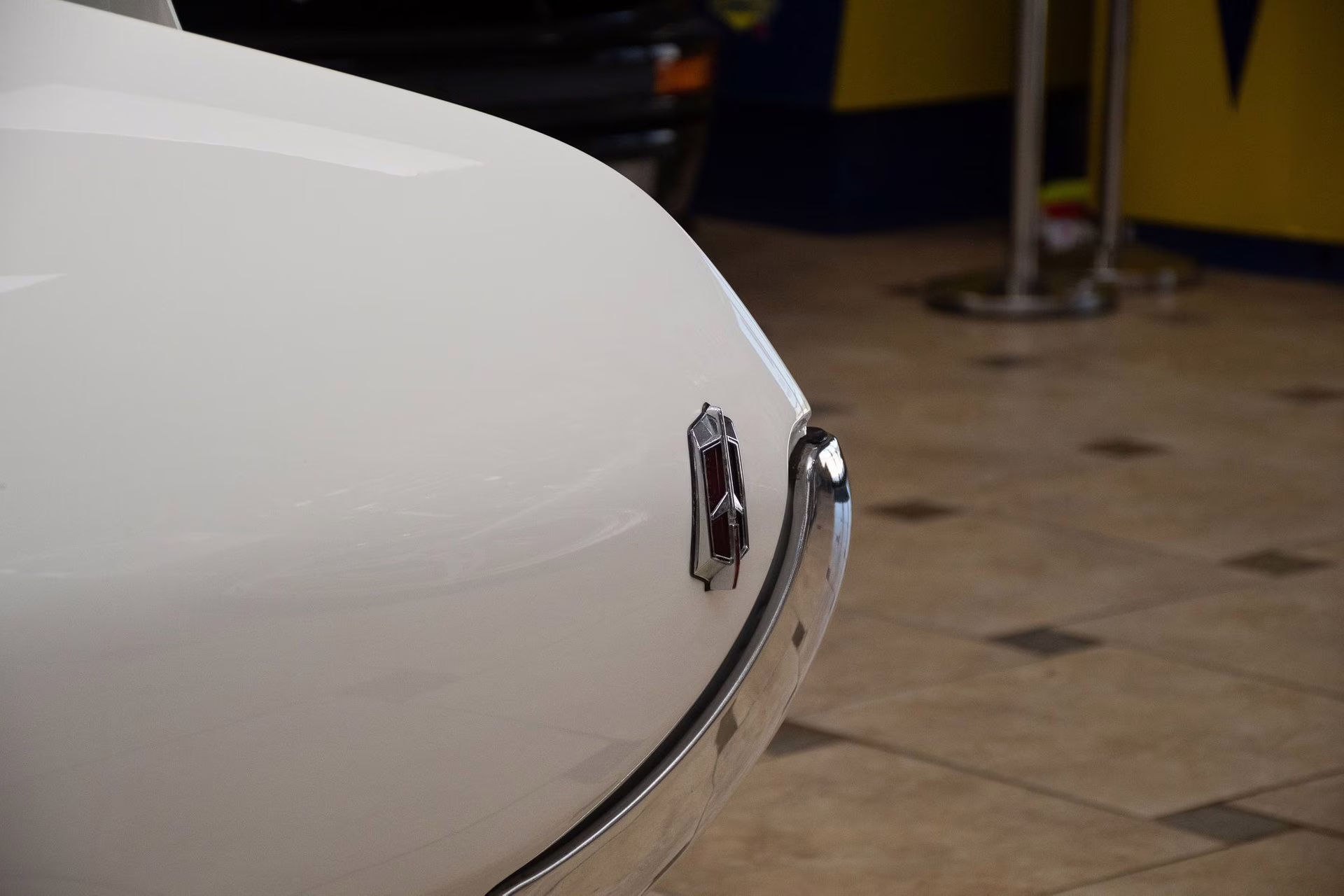 1969 Cameo White/Firefrost Gold Oldsmobile 442