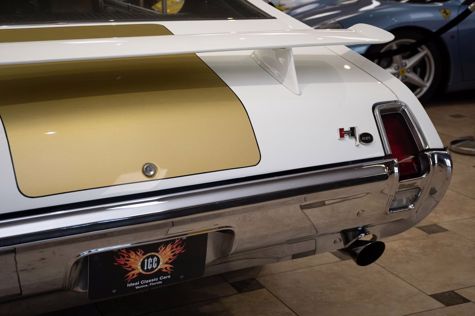 1969 Cameo White/Firefrost Gold Oldsmobile 442