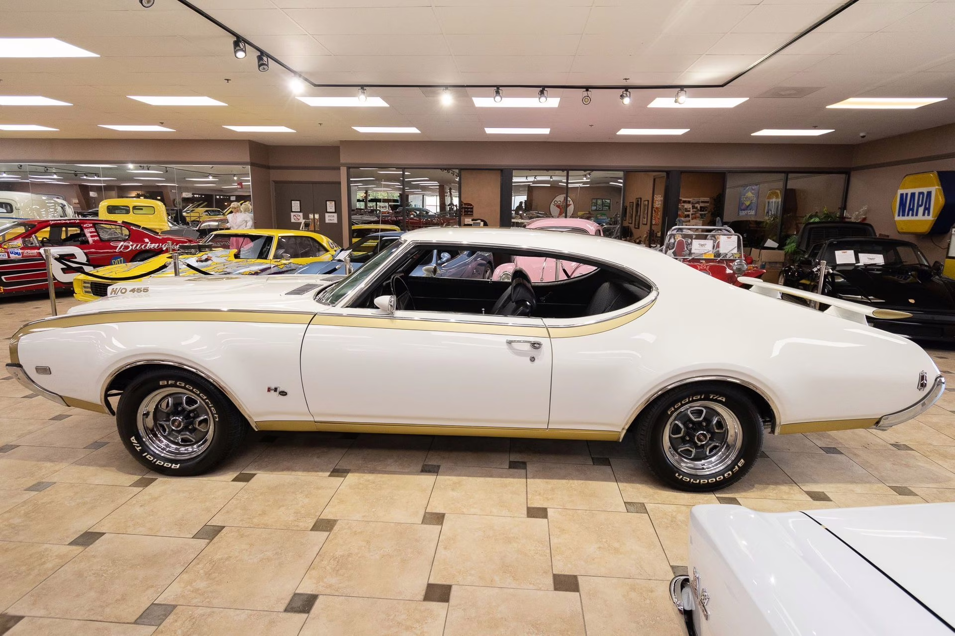 1969 Cameo White/Firefrost Gold Oldsmobile 442