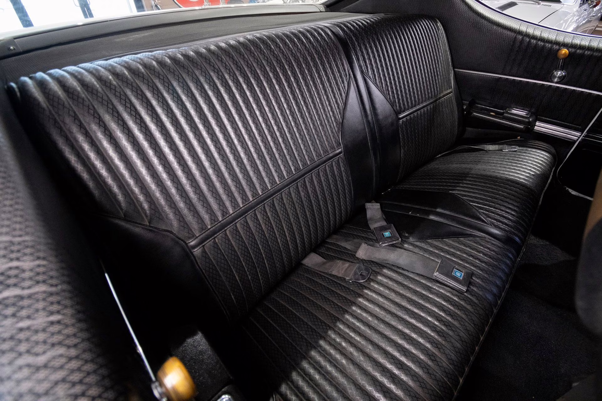 1969 Cameo White/Firefrost Gold Oldsmobile 442