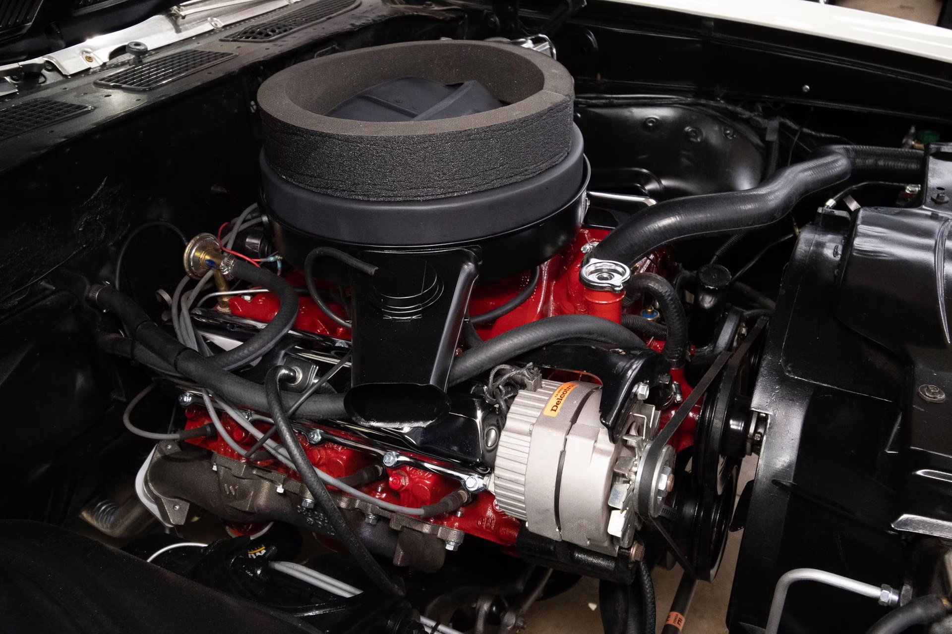 1969 Cameo White/Firefrost Gold Oldsmobile 442