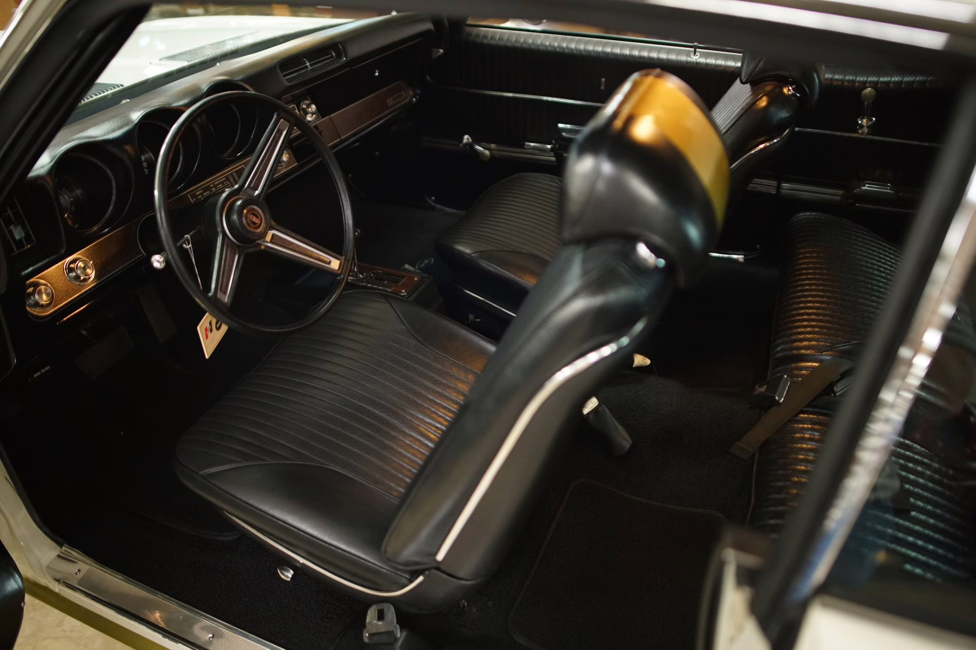 1969 Cameo White &amp; Firefrost Gold Oldsmobile 442