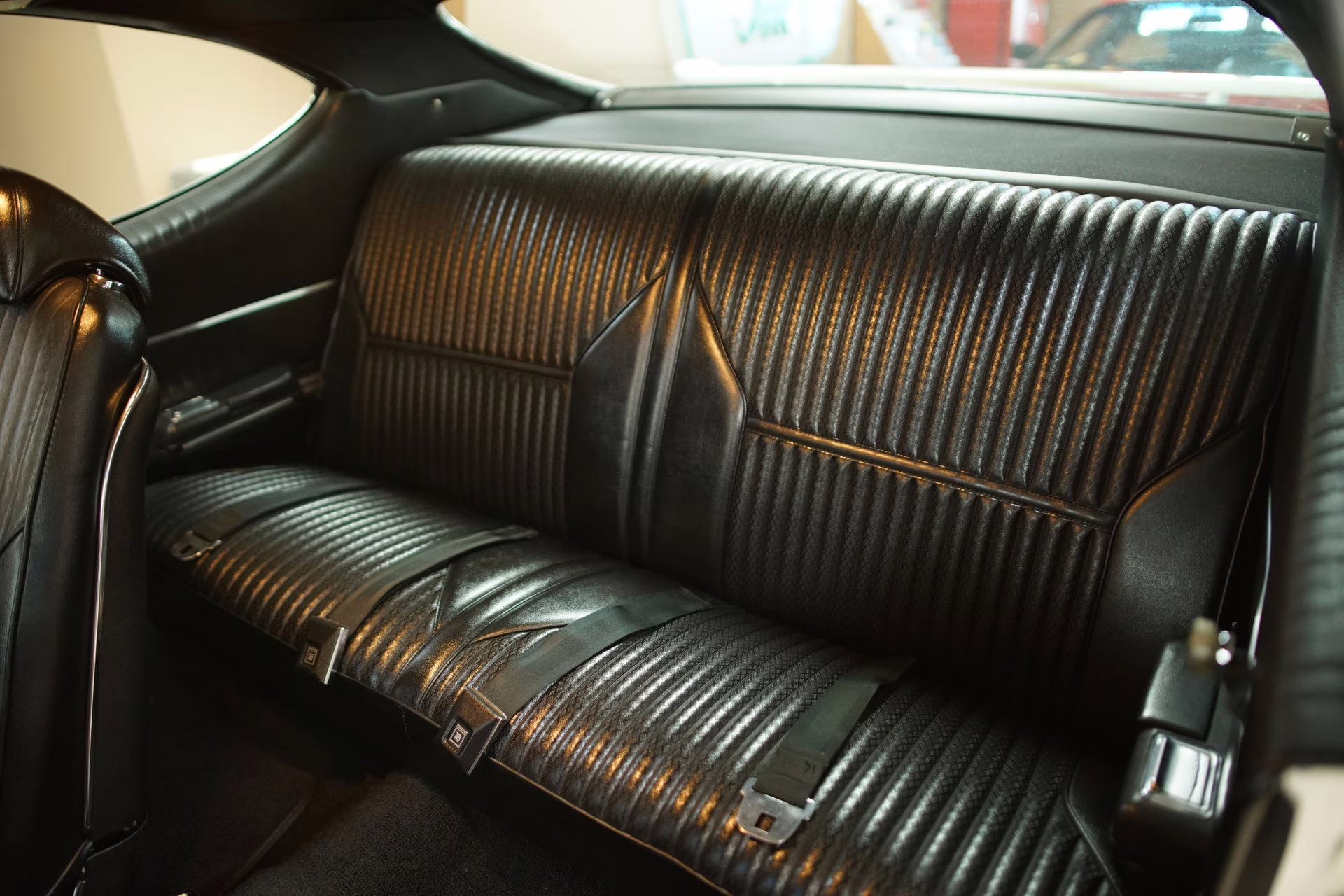 1969 Cameo White &amp; Firefrost Gold Oldsmobile 442