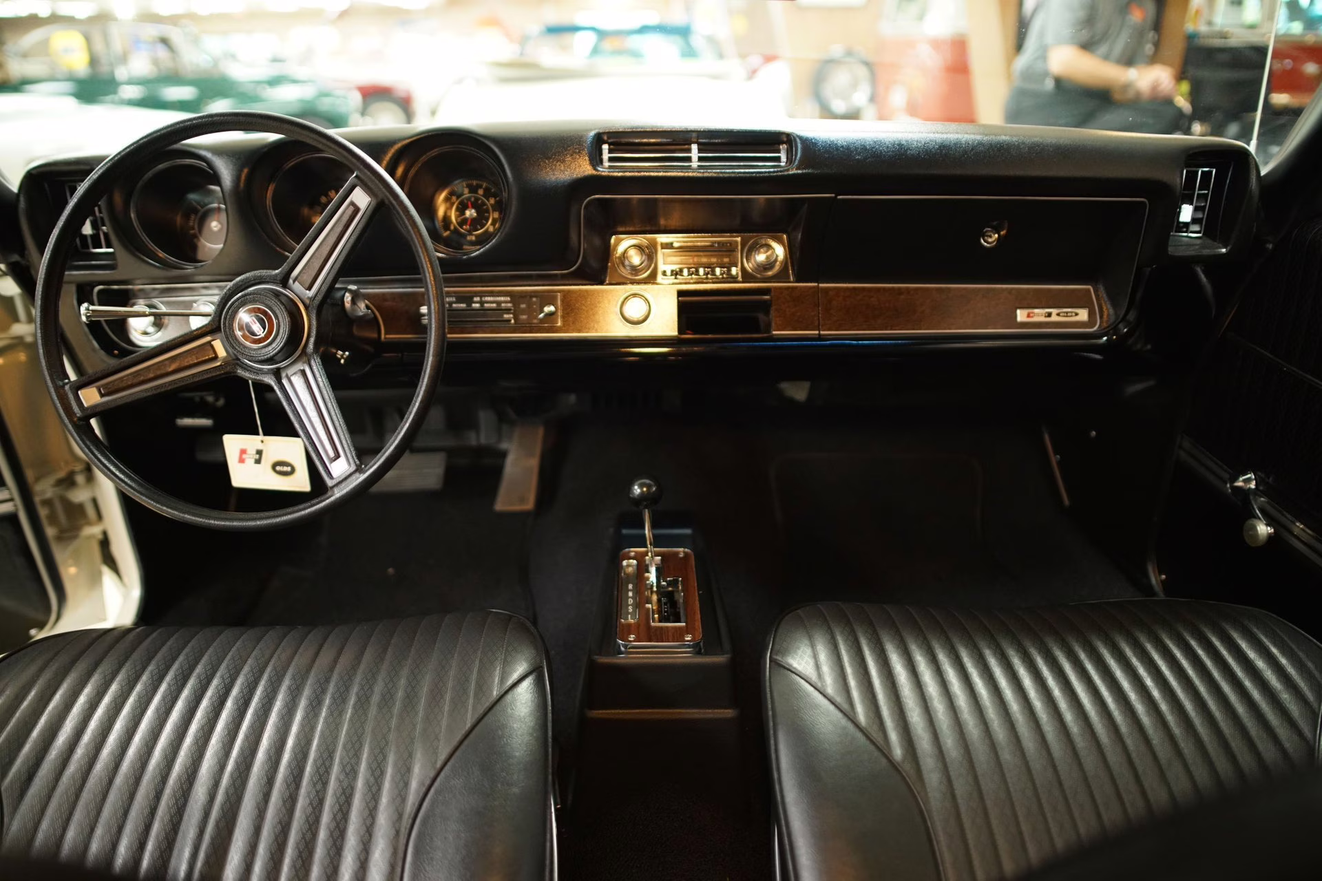 1969 Cameo White &amp; Firefrost Gold Oldsmobile 442