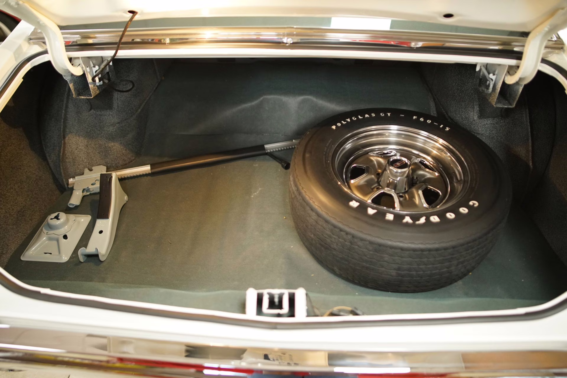 1969 Cameo White &amp; Firefrost Gold Oldsmobile 442