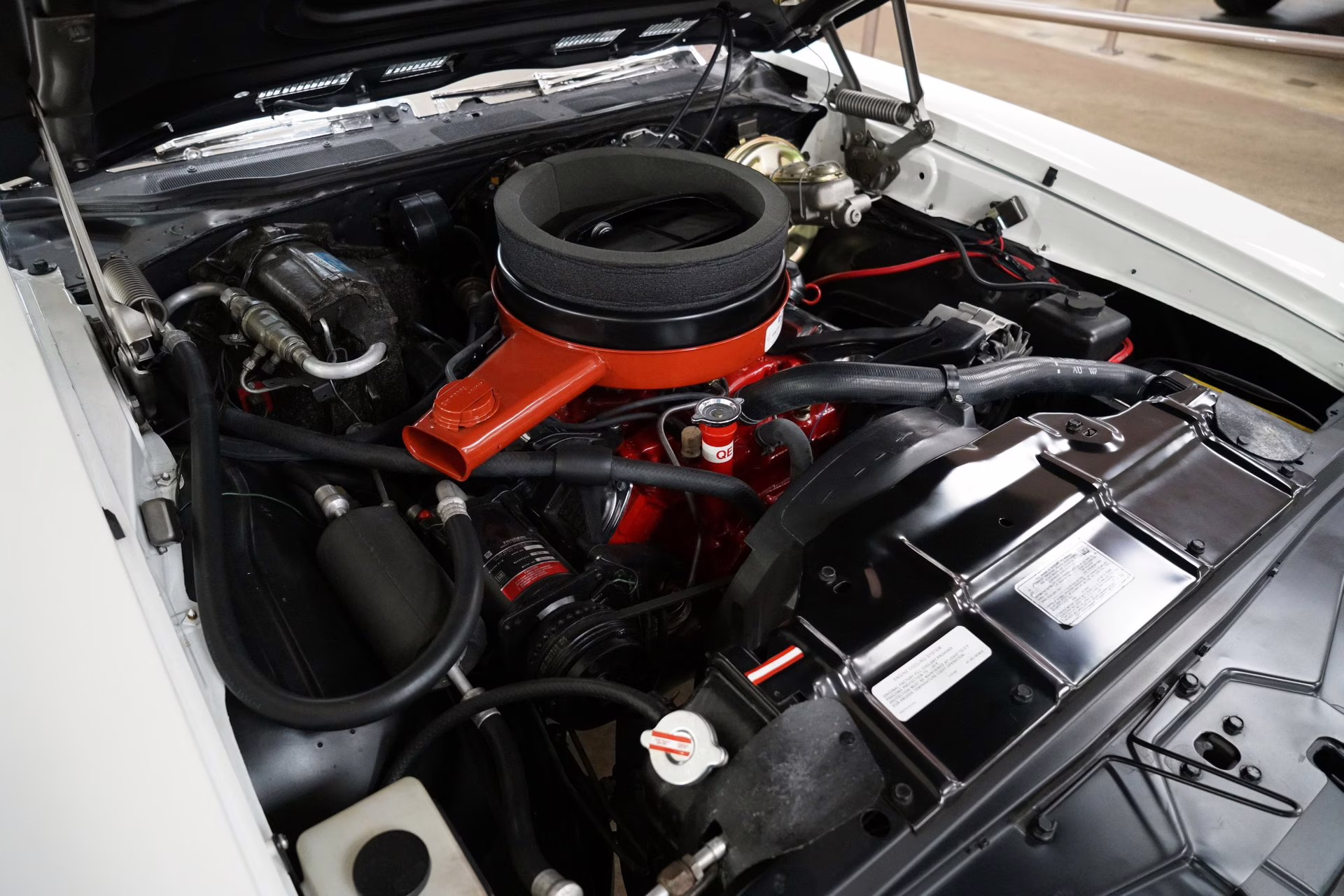 1969 Cameo White &amp; Firefrost Gold Oldsmobile 442