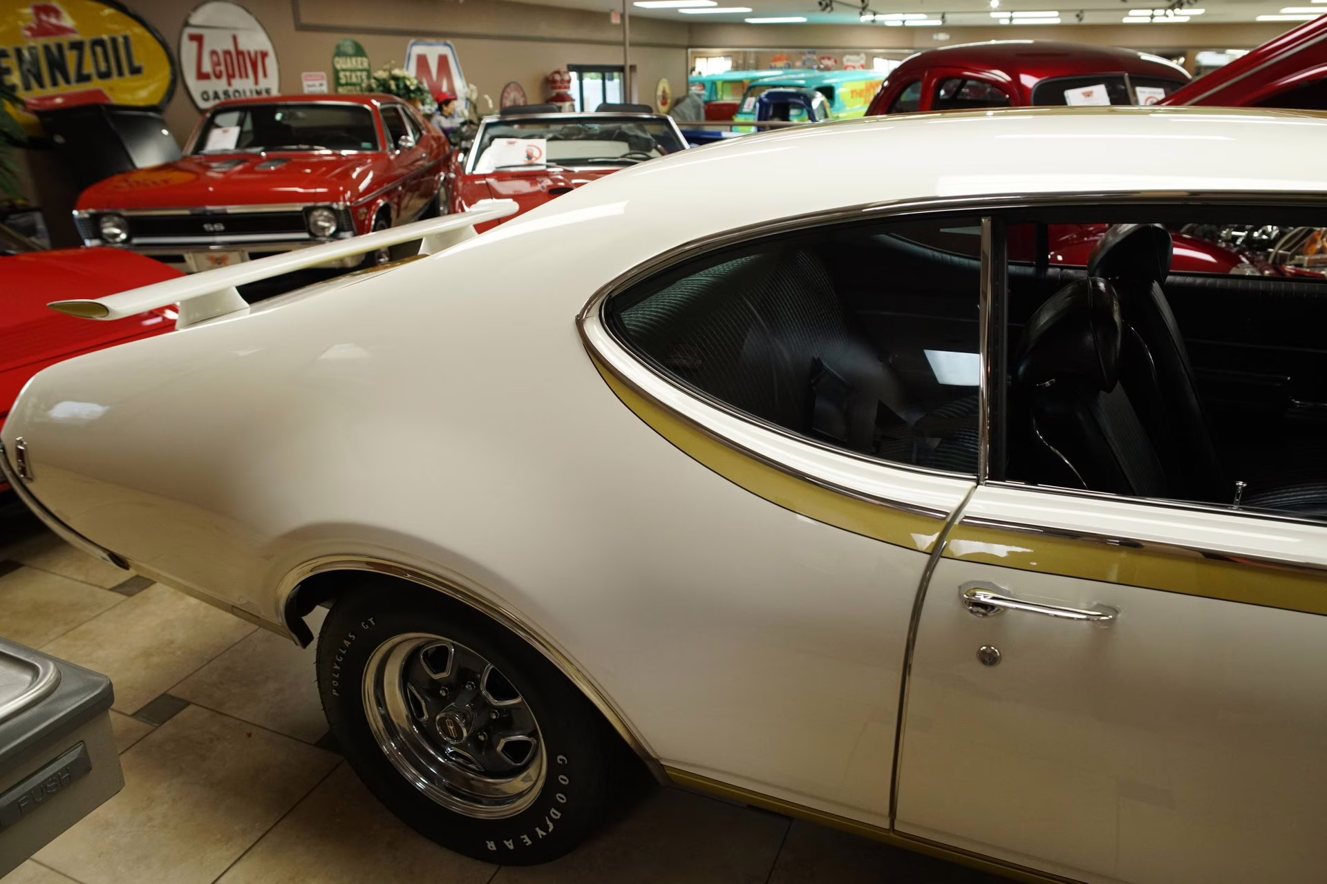 1969 Cameo White &amp; Firefrost Gold Oldsmobile 442
