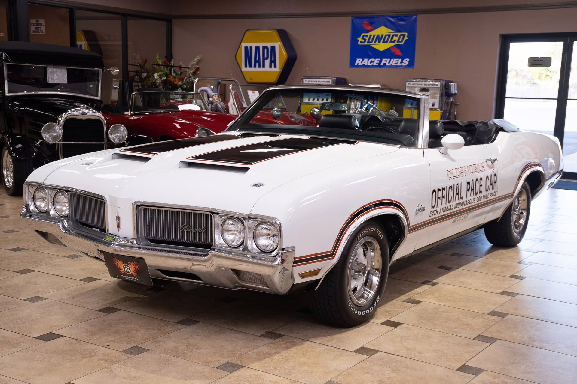 1970 Porcelain White Oldsmobile Cutlass