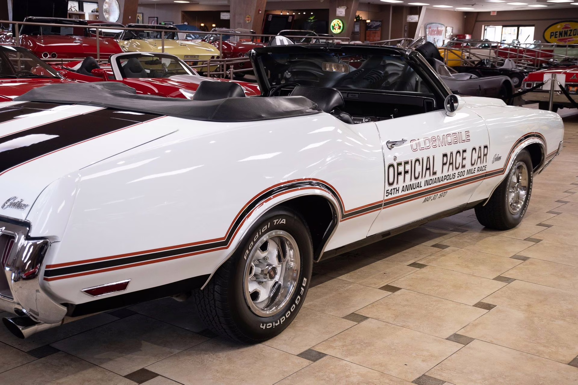 1970 Porcelain White Oldsmobile Cutlass