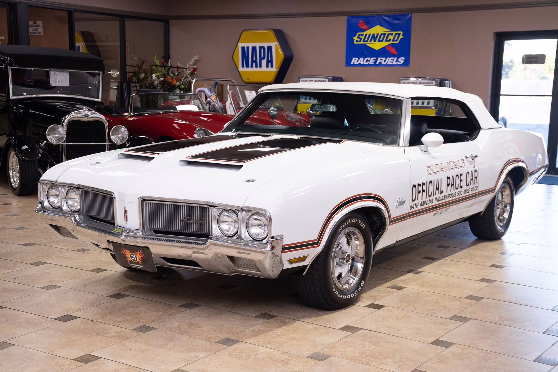 1970 Porcelain White Oldsmobile Cutlass