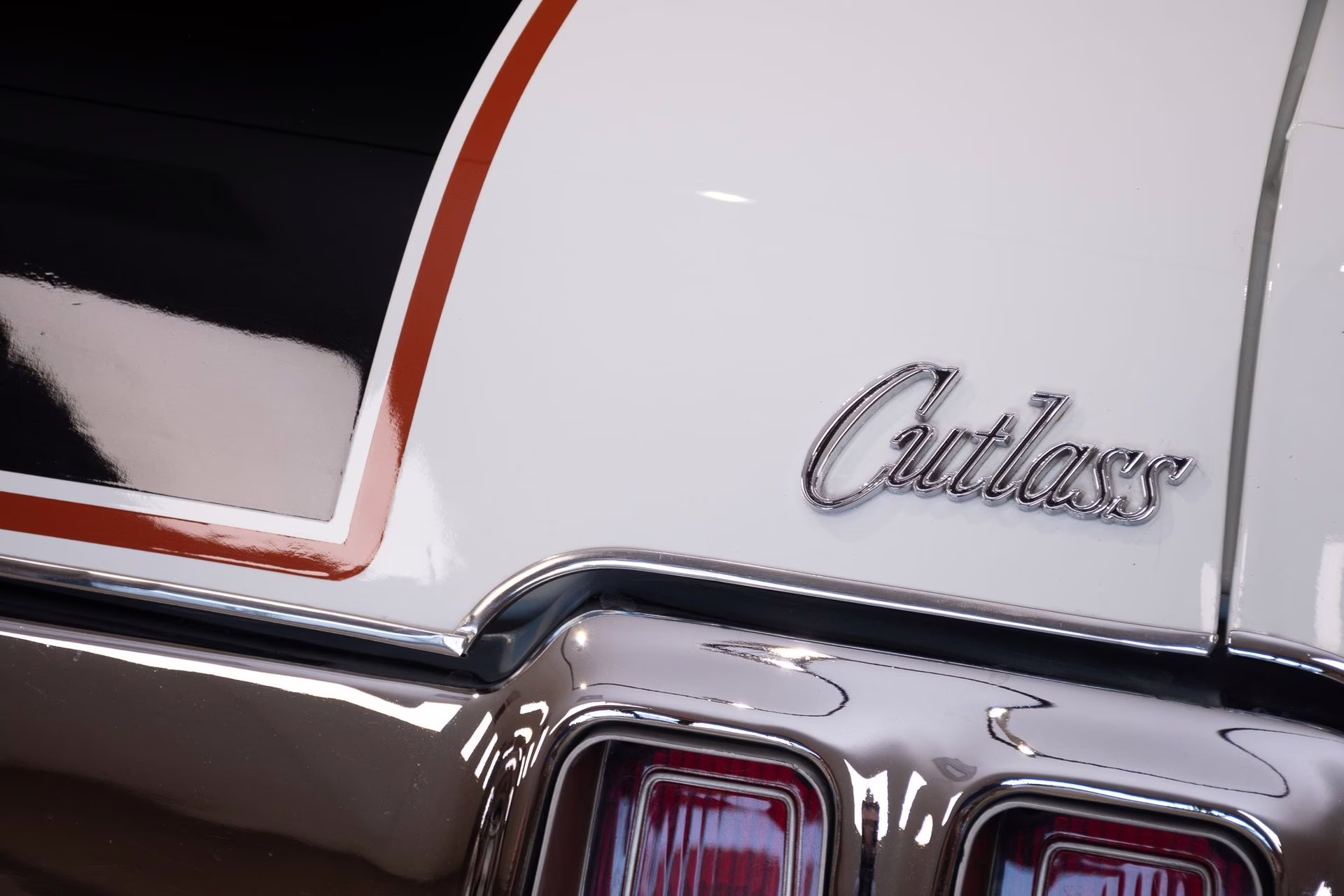 1970 Porcelain White Oldsmobile Cutlass