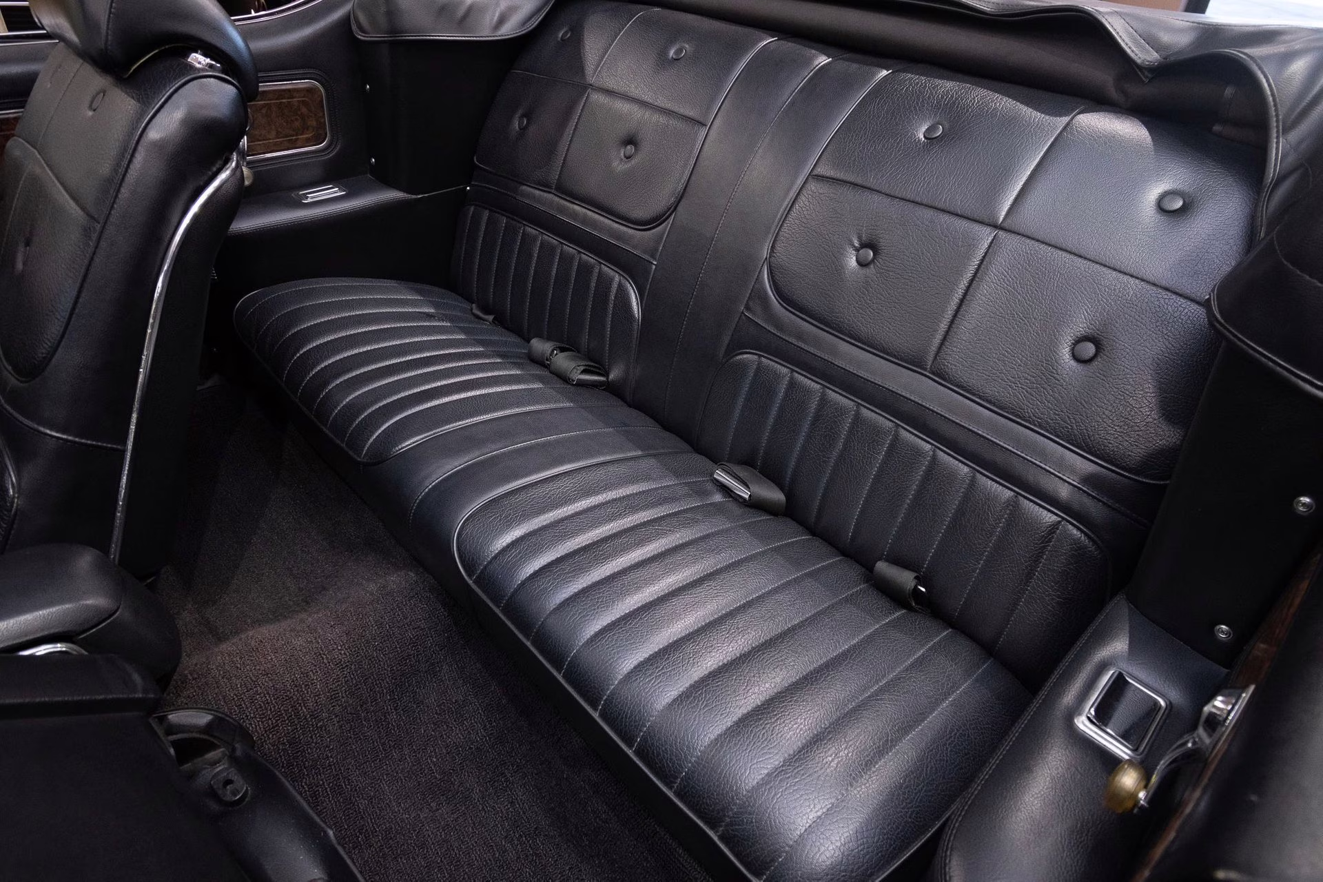 1970 Porcelain White Oldsmobile Cutlass