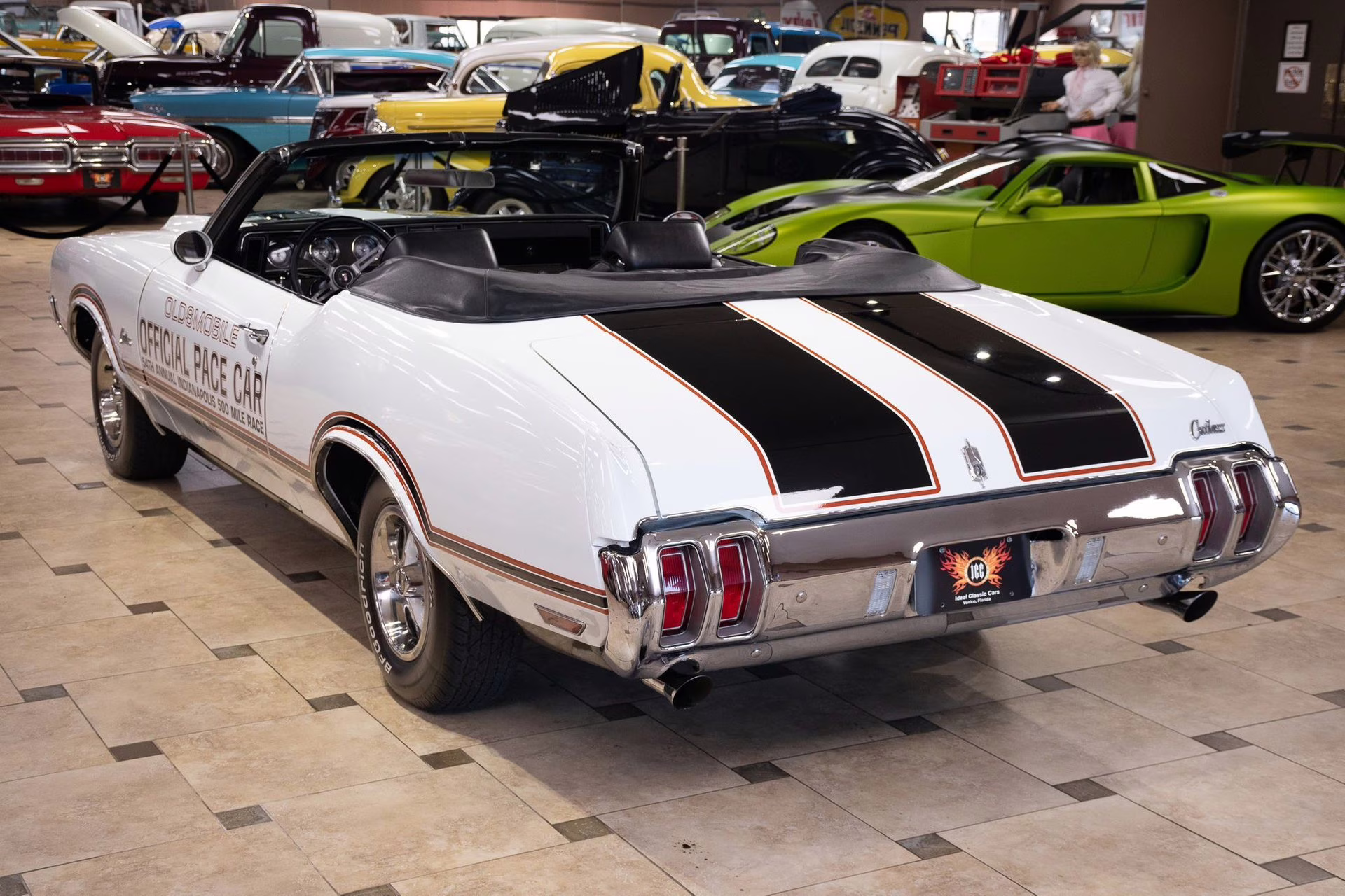 1970 Porcelain White Oldsmobile Cutlass