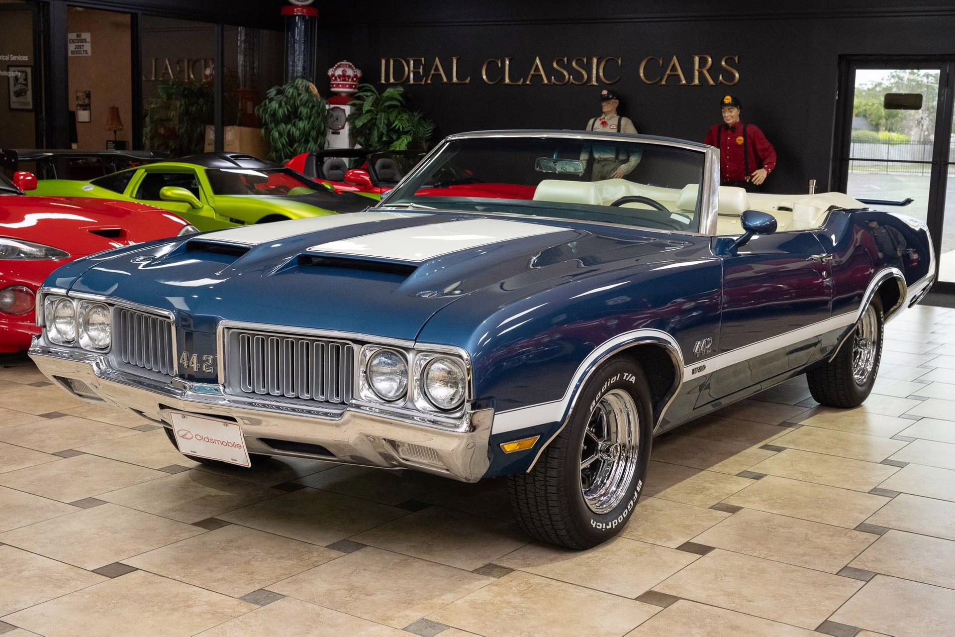 1970 Blue Metallic Oldsmobile Cutlass