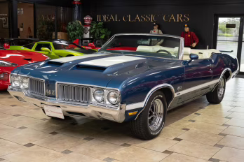 1970 Blue Metallic Oldsmobile Cutlass